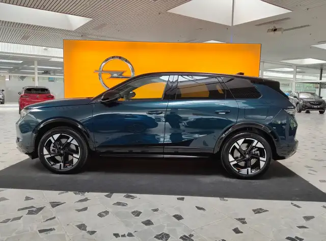 Opel Grandland view 4