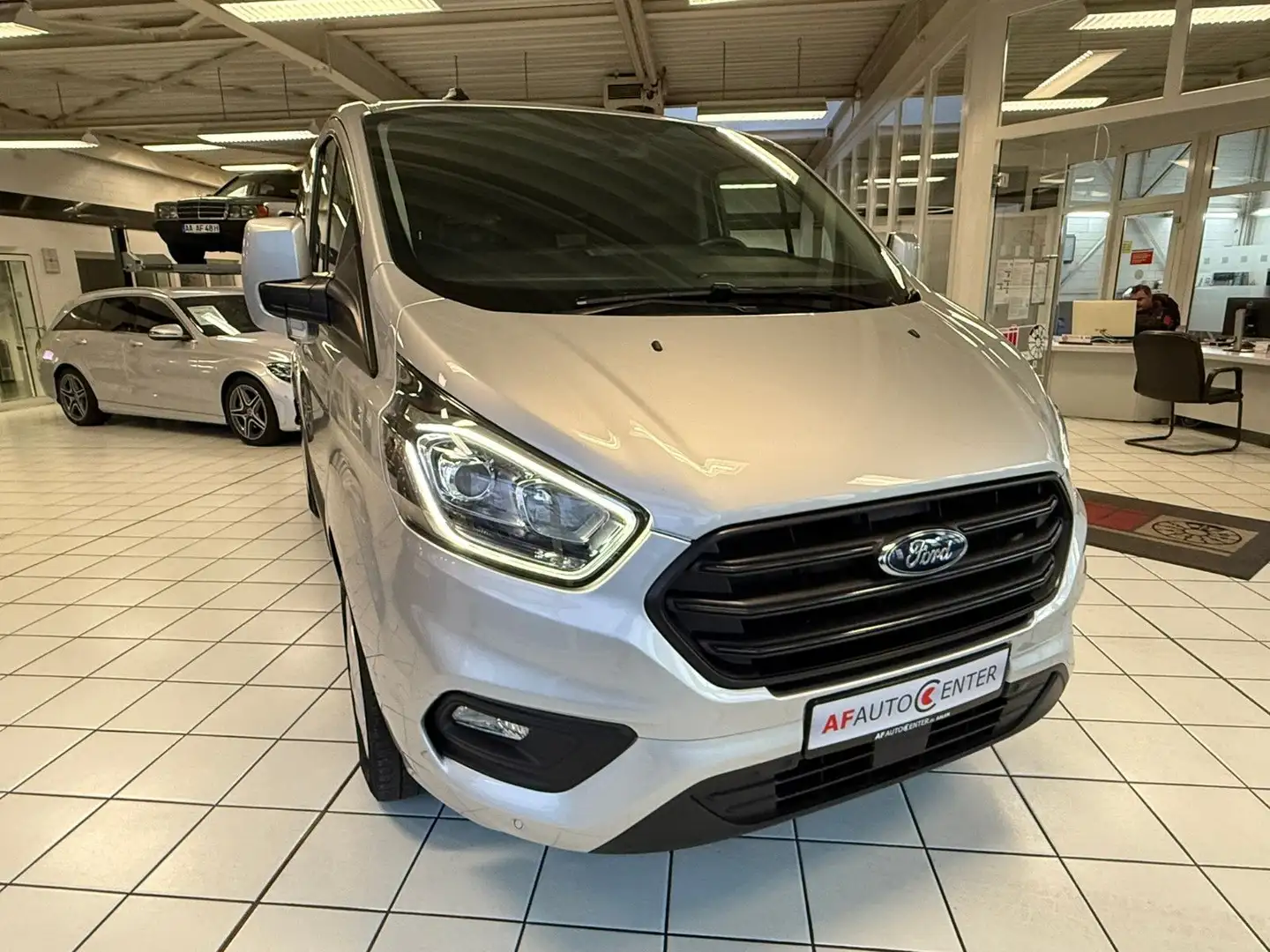 Ford Transit /Tourneo Custom Kombi 320 Trend* 9 Sitzer Plateado - 2