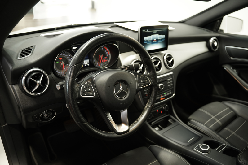 Mercedes-Benz CLA 180 Urban *18 *Pano *Navi — photo 6