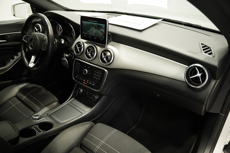Mercedes-Benz CLA 180 Urban *18 *Pano *Navi — photo 14