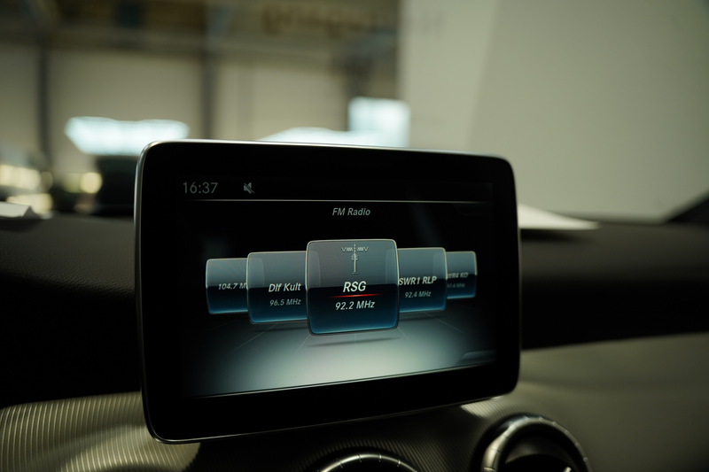 Mercedes-Benz CLA 180 Urban *18 *Pano *Navi — photo 8