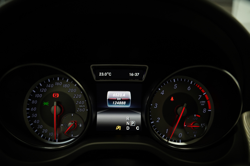 Mercedes-Benz CLA 180 Urban *18 *Pano *Navi — photo 7