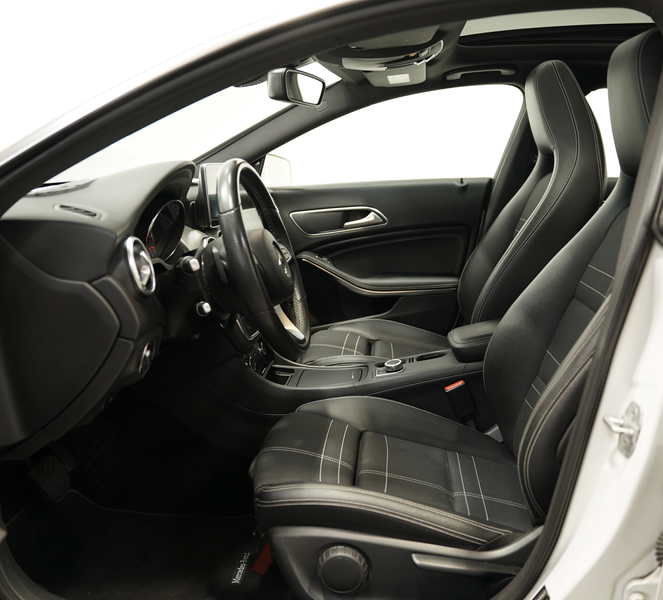 Mercedes-Benz CLA 180 Urban *18 *Pano *Navi — photo 5