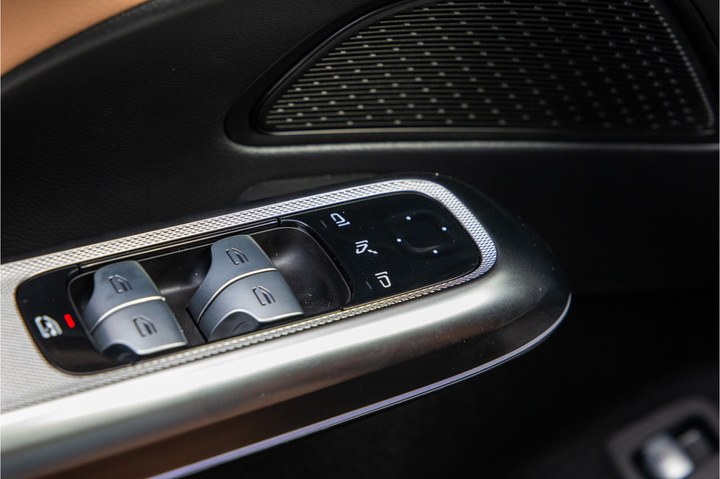 Mercedes-Benz E 300 Estate e AMG Premium, Hyperscreen, Pano, Nightpakk — photo 48
