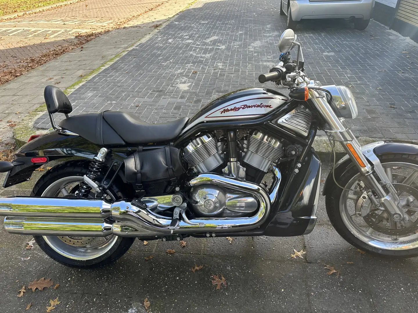 Harley-Davidson VRSC V-Rod vrsca crna - 1