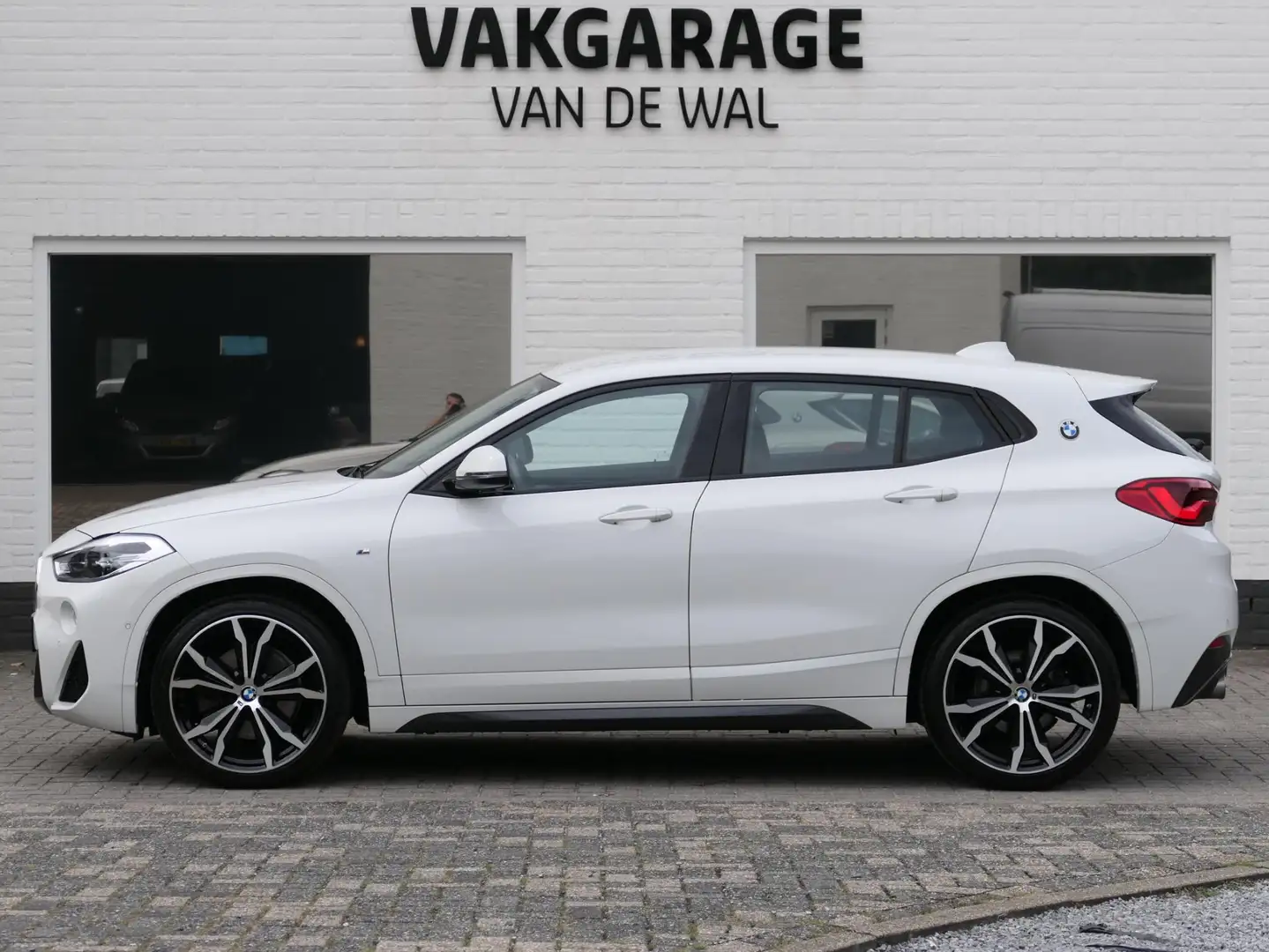 BMW X2 xDrive20i High Executive | M-Sport X | Shadow line Blanc - 2