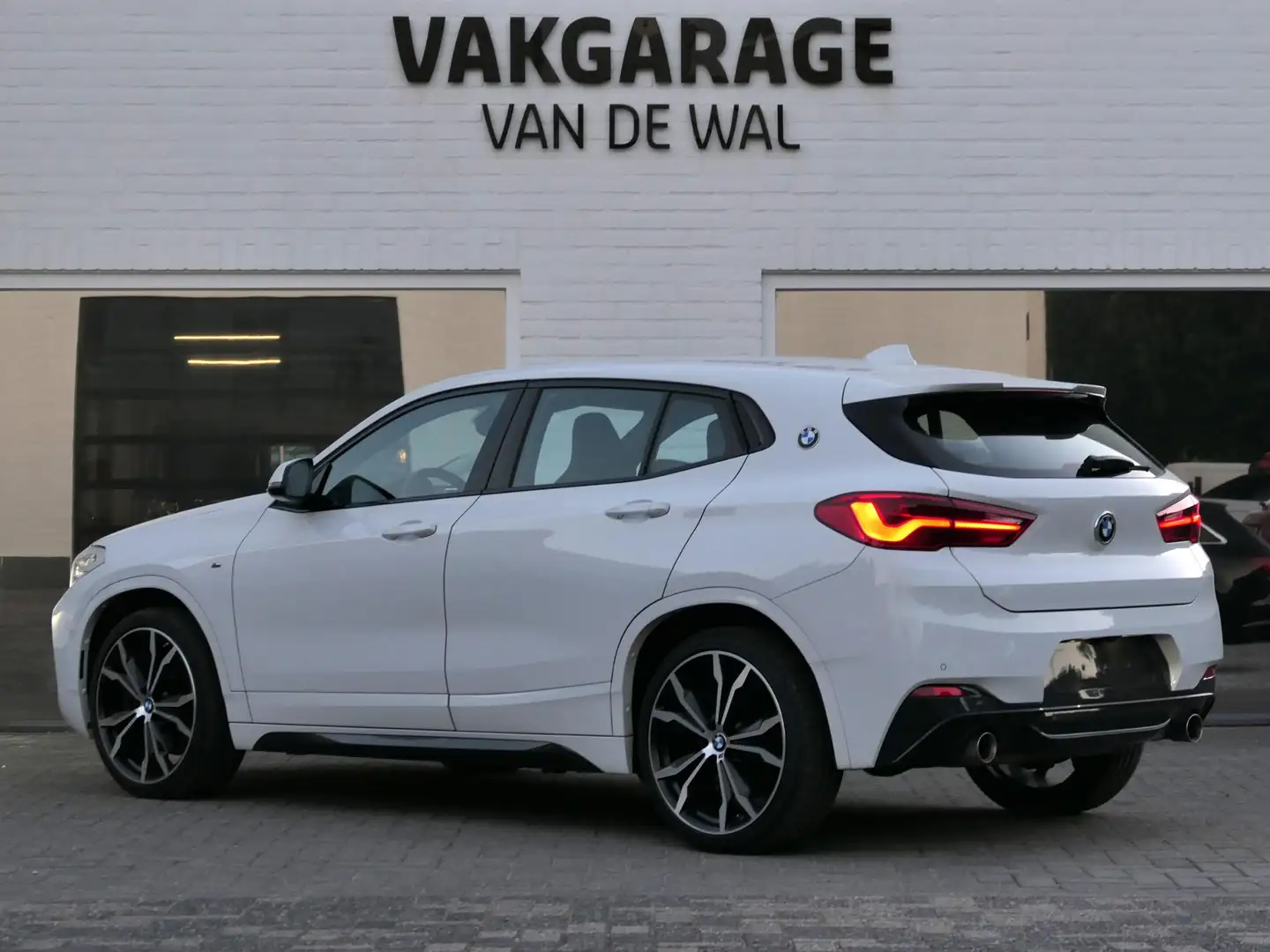 BMW X2 xDrive20i High Executive | M-Sport X | Shadow line Blanco - 2