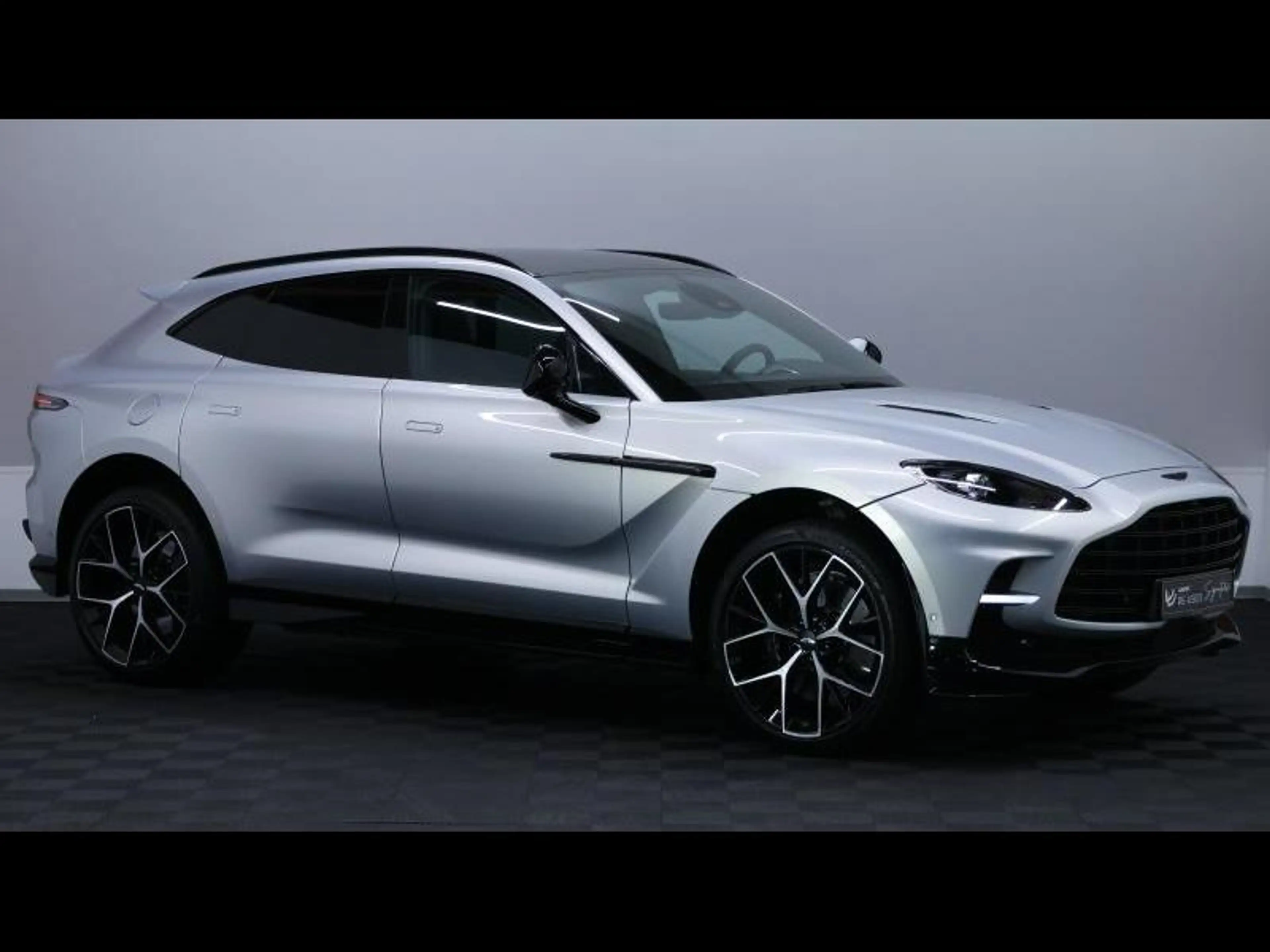 Aston Martin DBX 707 V8 — photo 3