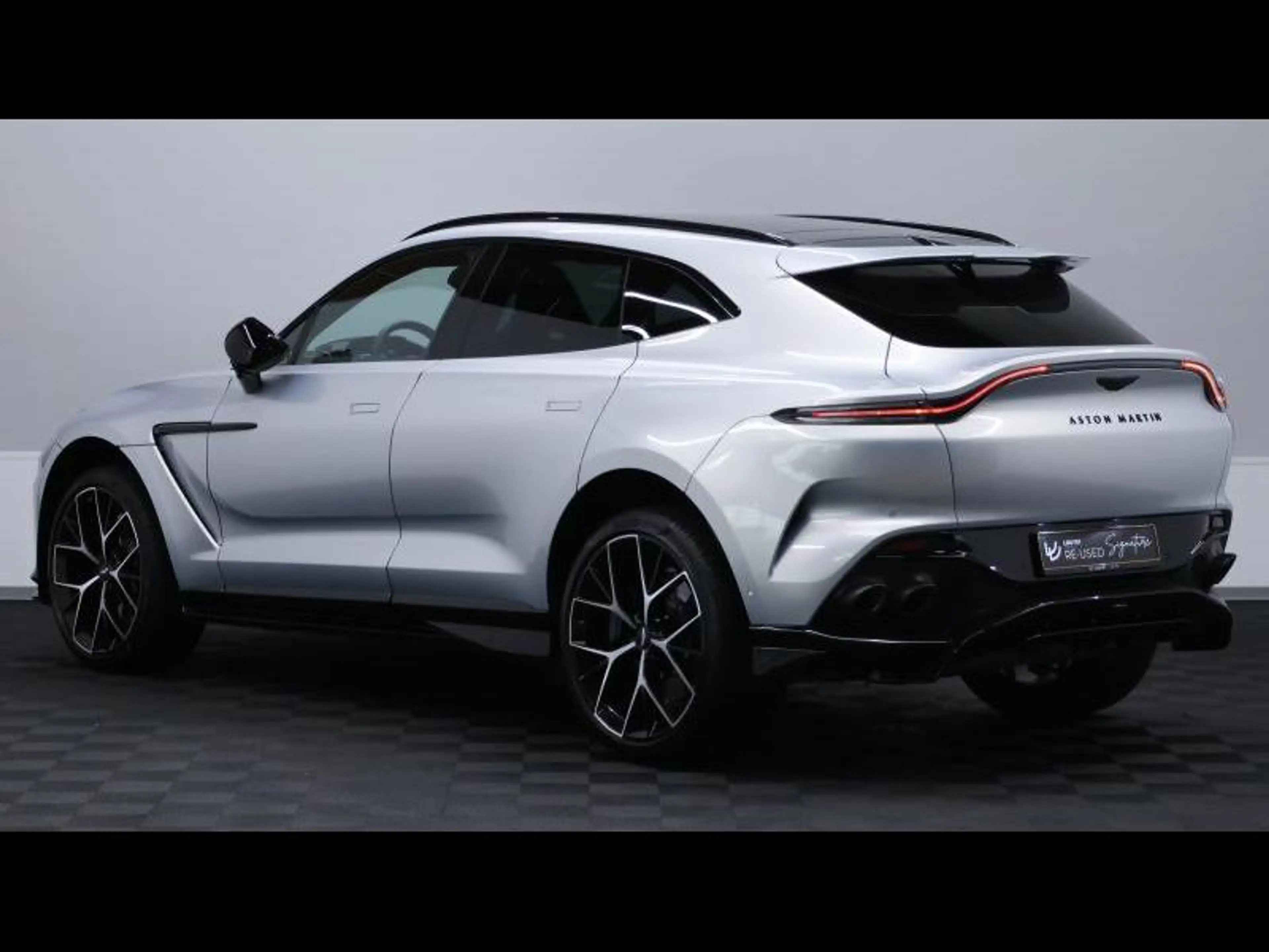 Aston Martin DBX 707 V8 — photo 7