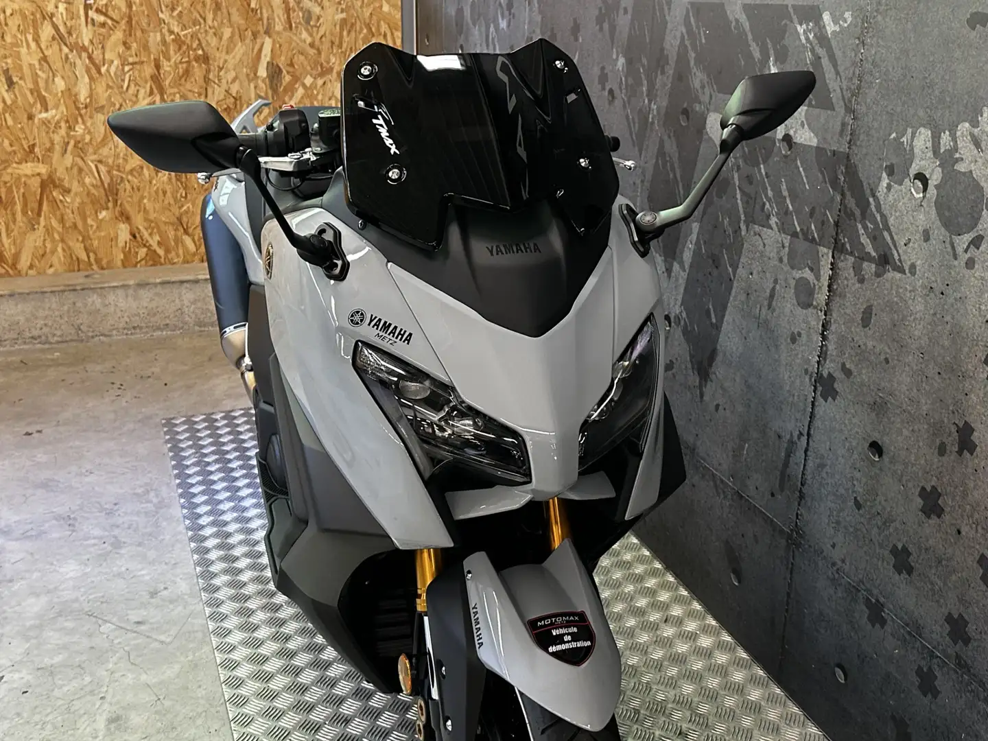 Yamaha TMAX 560 Grigio - 2