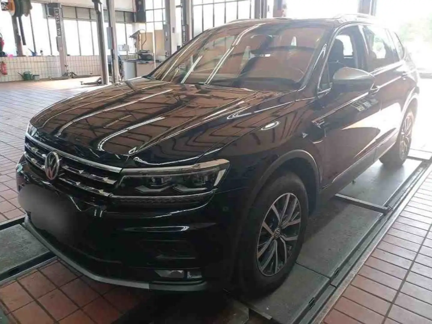 Volkswagen Tiguan Allspace 2.0 TDI 4M DSG AHK*Pano*ACC*LED Schwarz - 2