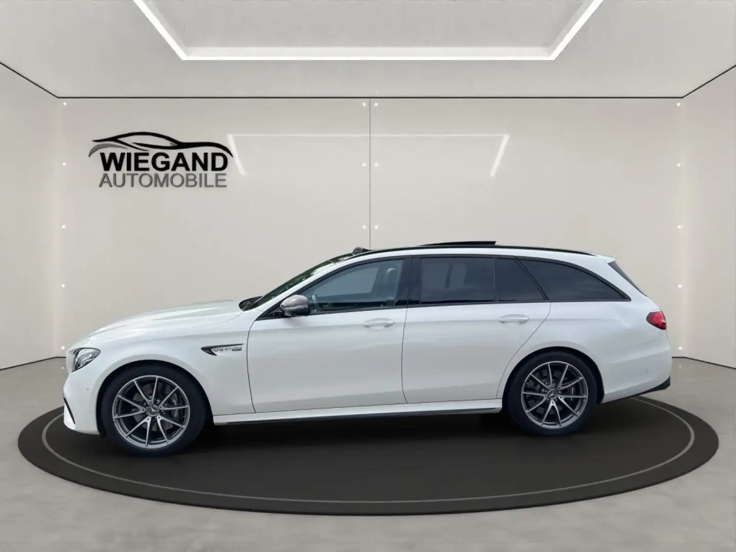 Mercedes-Benz E 63 AMG AMG E 63 4MATIC+ T 9G-TRONIC+CARBON+FAHRASS+PANO Alb - 2