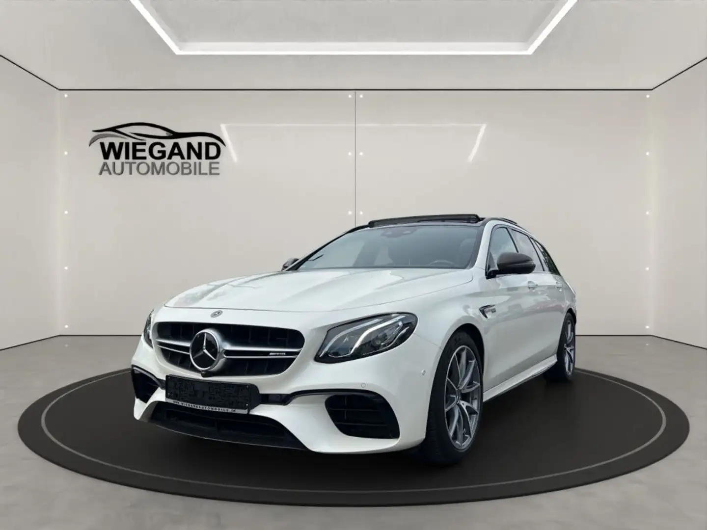 Mercedes-Benz E 63 AMG AMG E 63 4MATIC+ T 9G-TRONIC+CARBON+FAHRASS+PANO Alb - 1