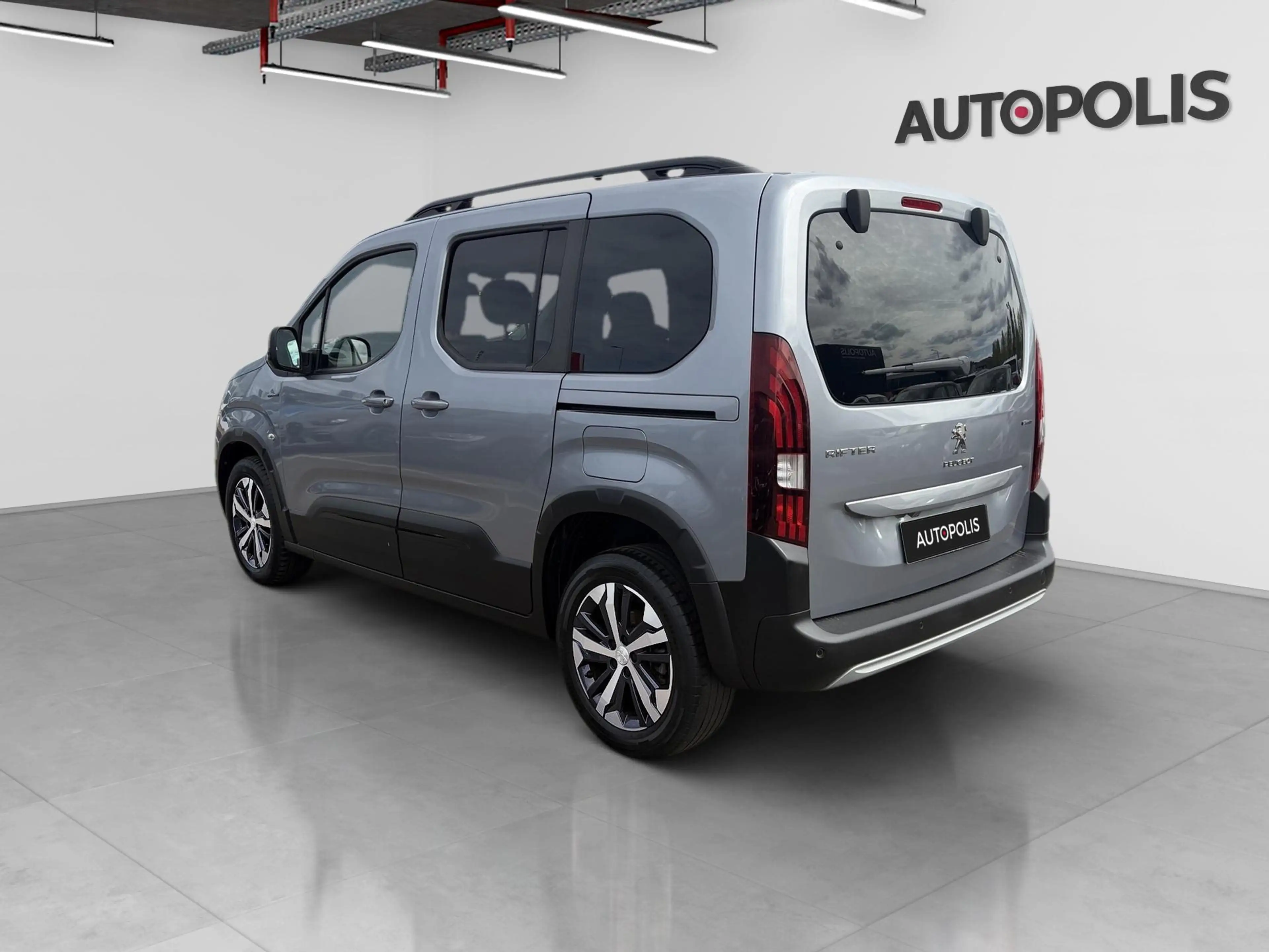 Peugeot Rifter 1.5 BlueHDi 130 EAT8 S/S GT Line — photo 2