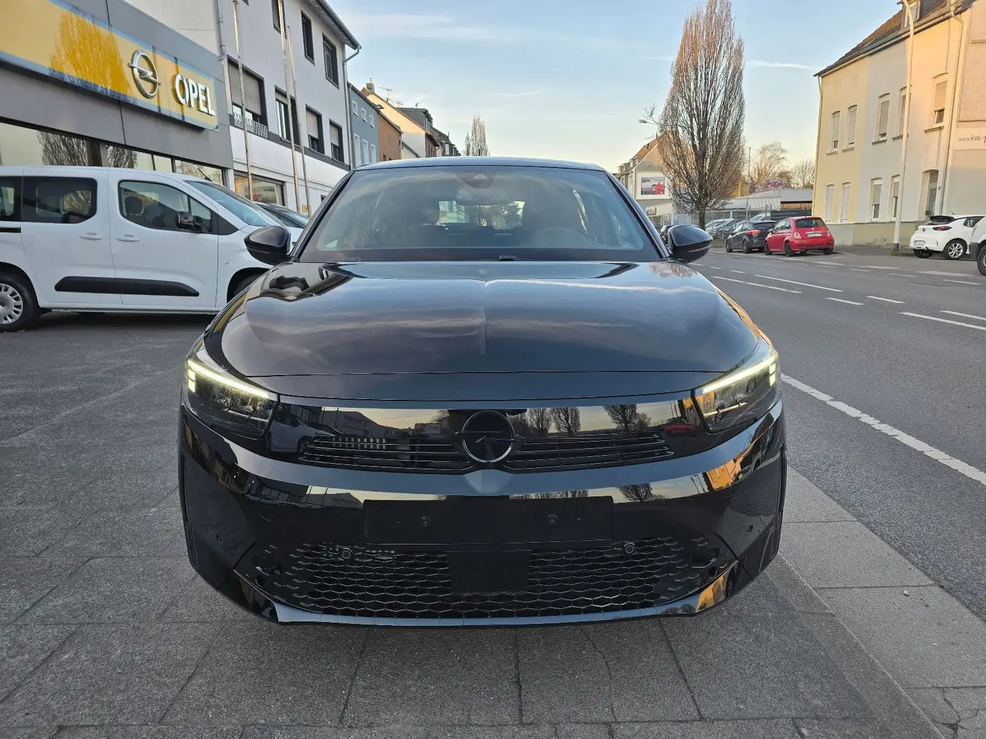 Opel Corsa F GS HYBRID +TAGESZULASSUNG+ Zwart - 2