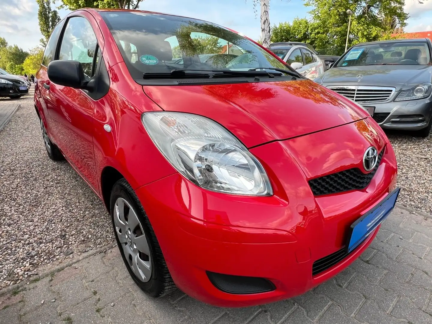 Toyota Yaris Cool*2.HD*Klima*E-Paket*TÜV NEU Rouge - 2