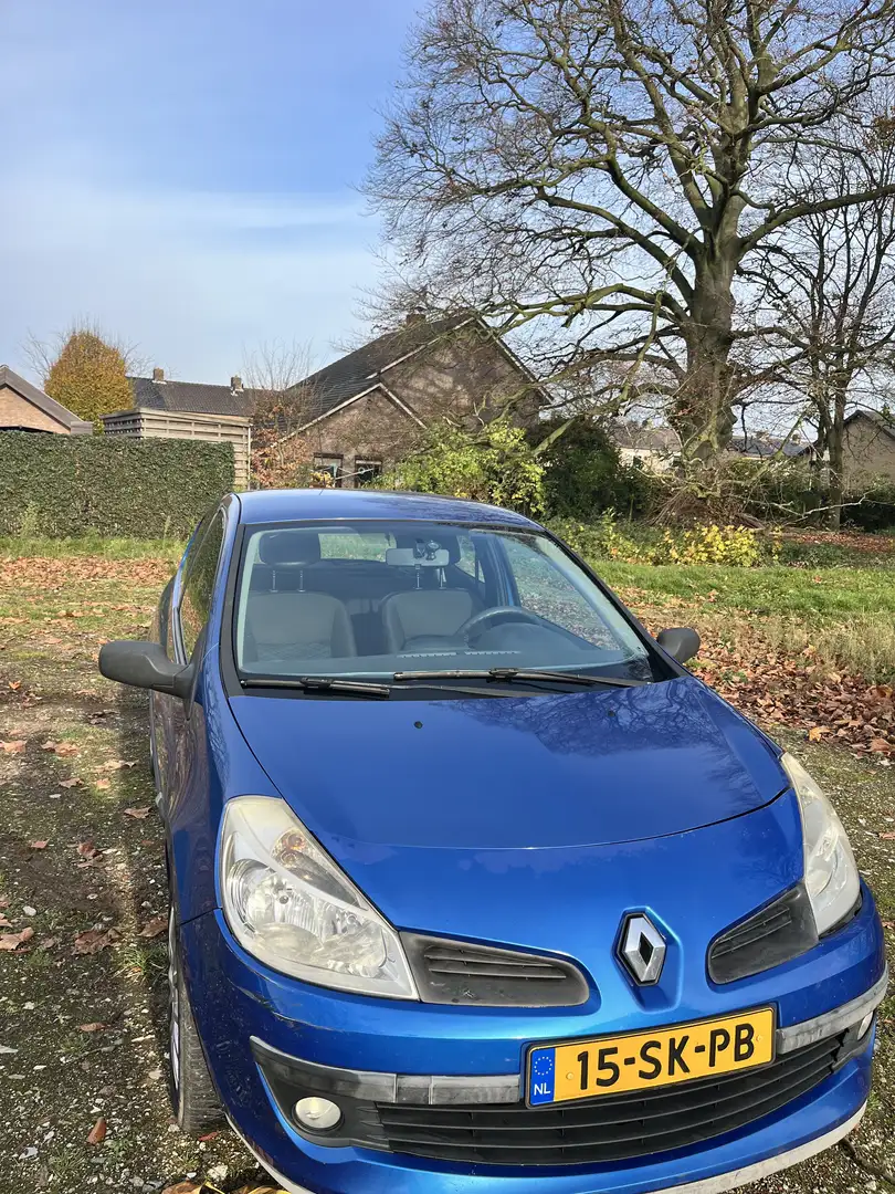 Renault Clio 1.2 16V Authentique - 1