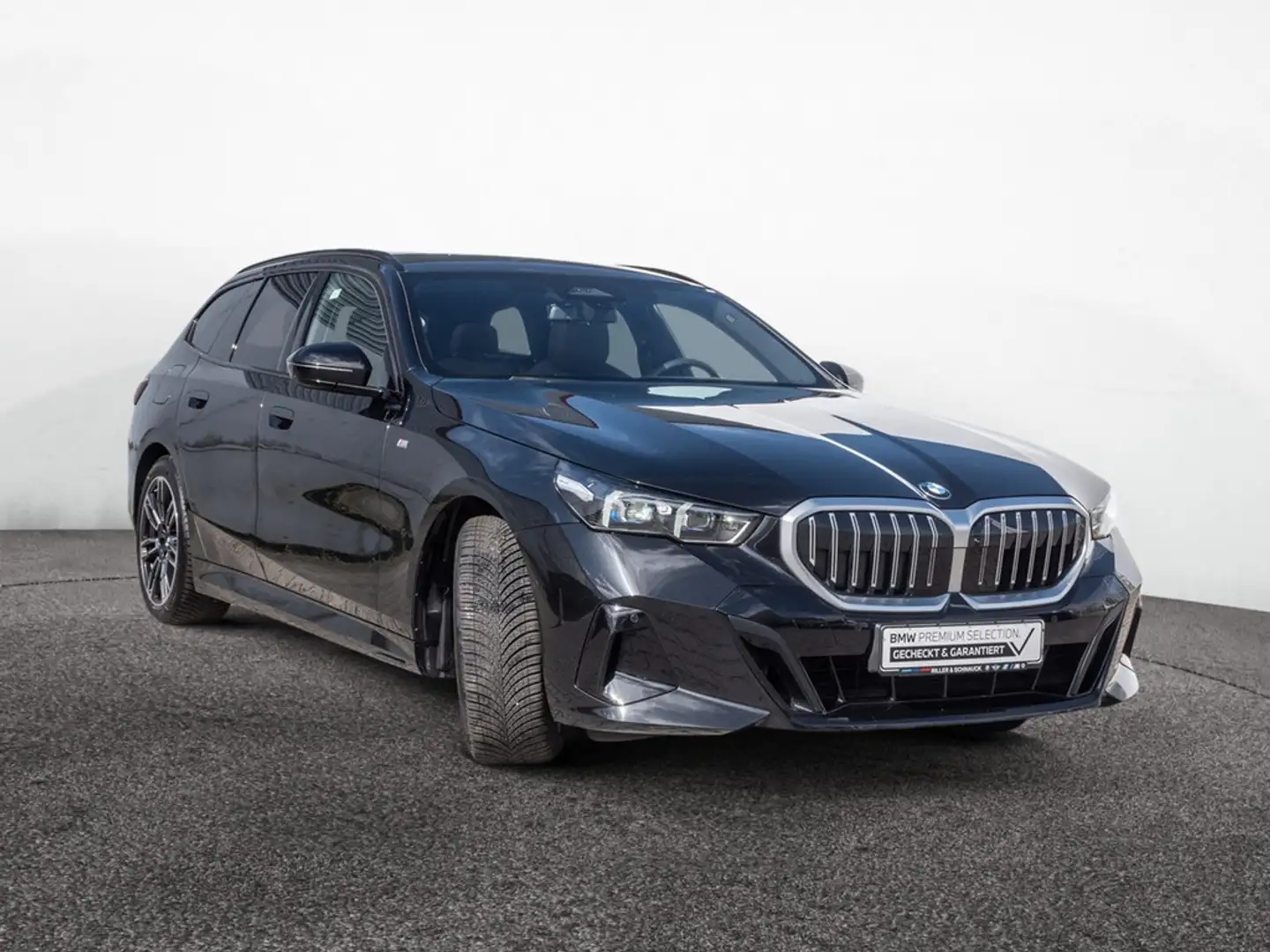 BMW 520 d Touring M-Sport PANO+AHK+STANDHZG+HK+ACC Schwarz - 2
