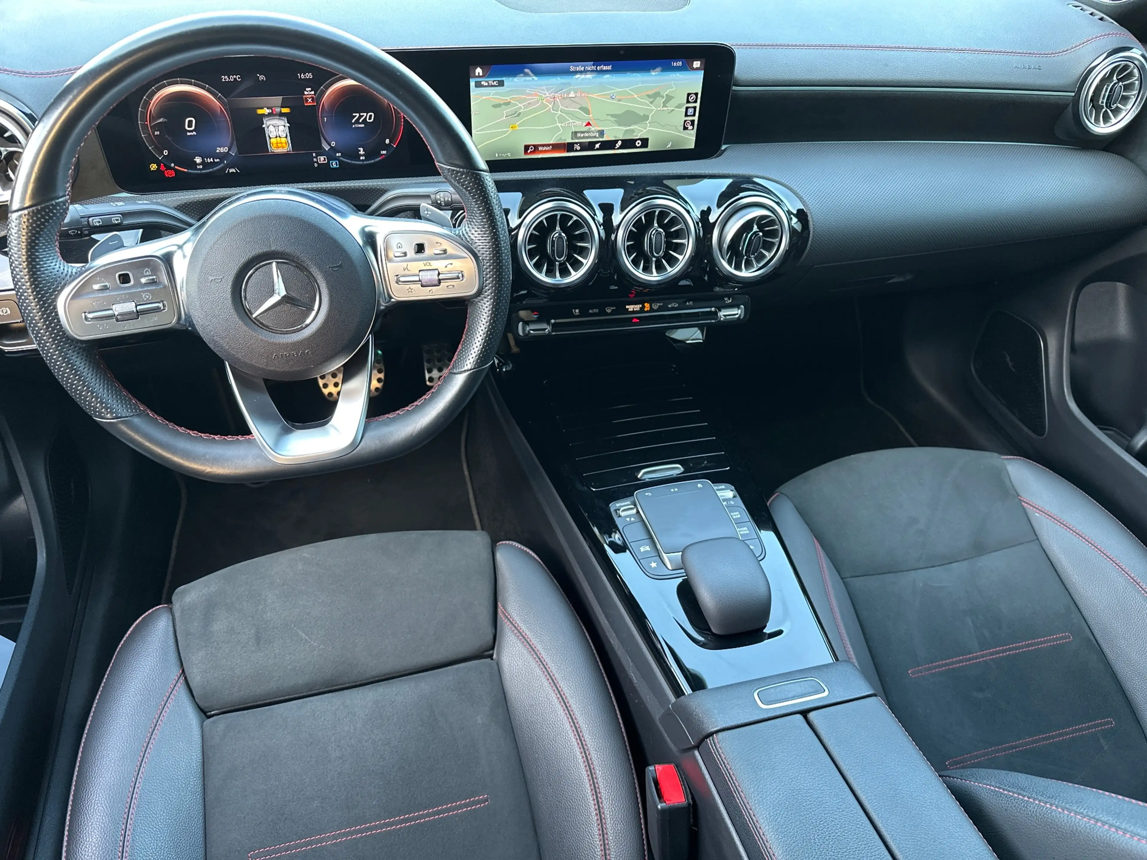 Mercedes-Benz CLA 220 d AMG Line Night-Paket NAV+LED+AHK+BURMESTER+1HD — photo 15