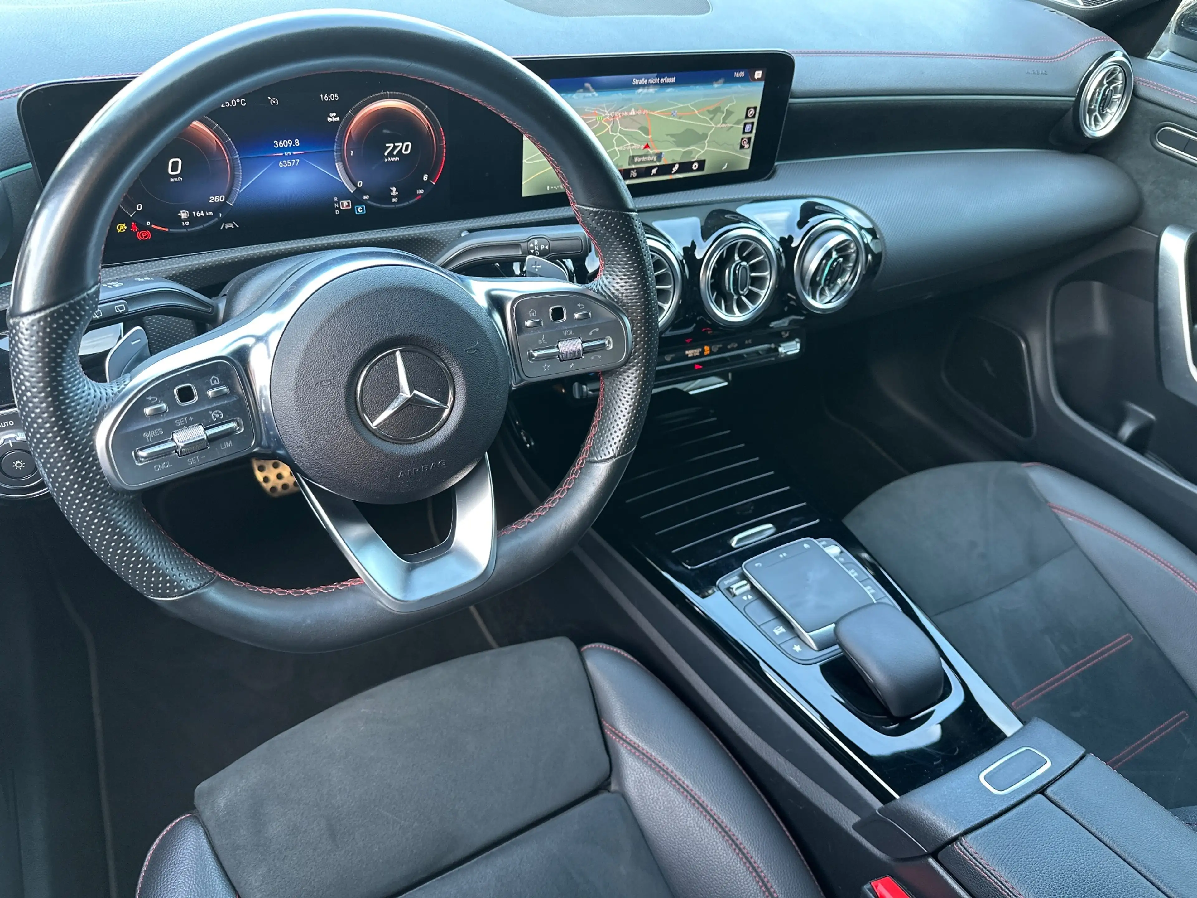 Mercedes-Benz CLA 220 d AMG Line Night-Paket NAV+LED+AHK+BURMESTER+1HD — photo 12
