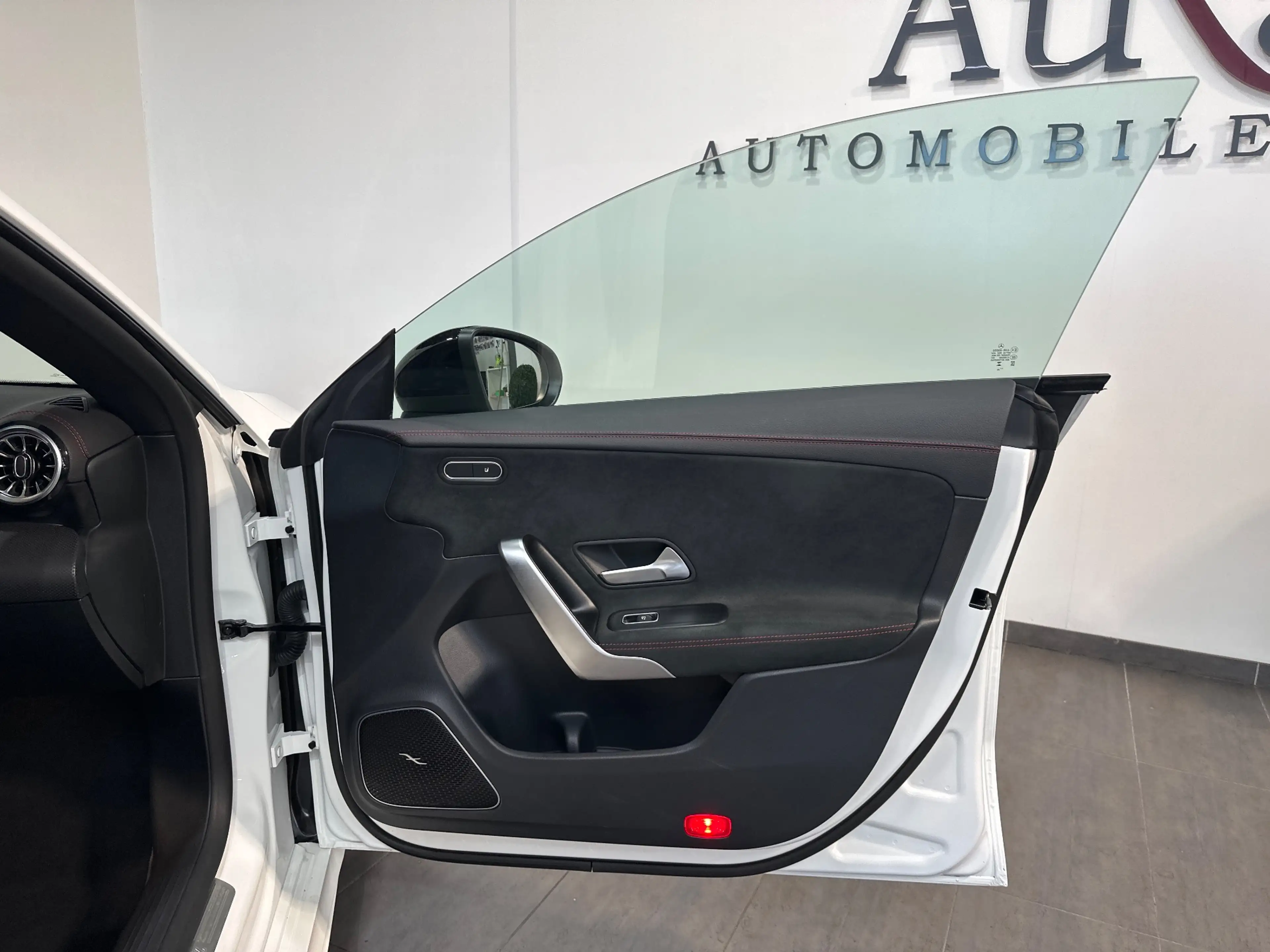 Mercedes-Benz CLA 220 d AMG Line Night-Paket NAV+LED+AHK+BURMESTER+1HD — photo 7