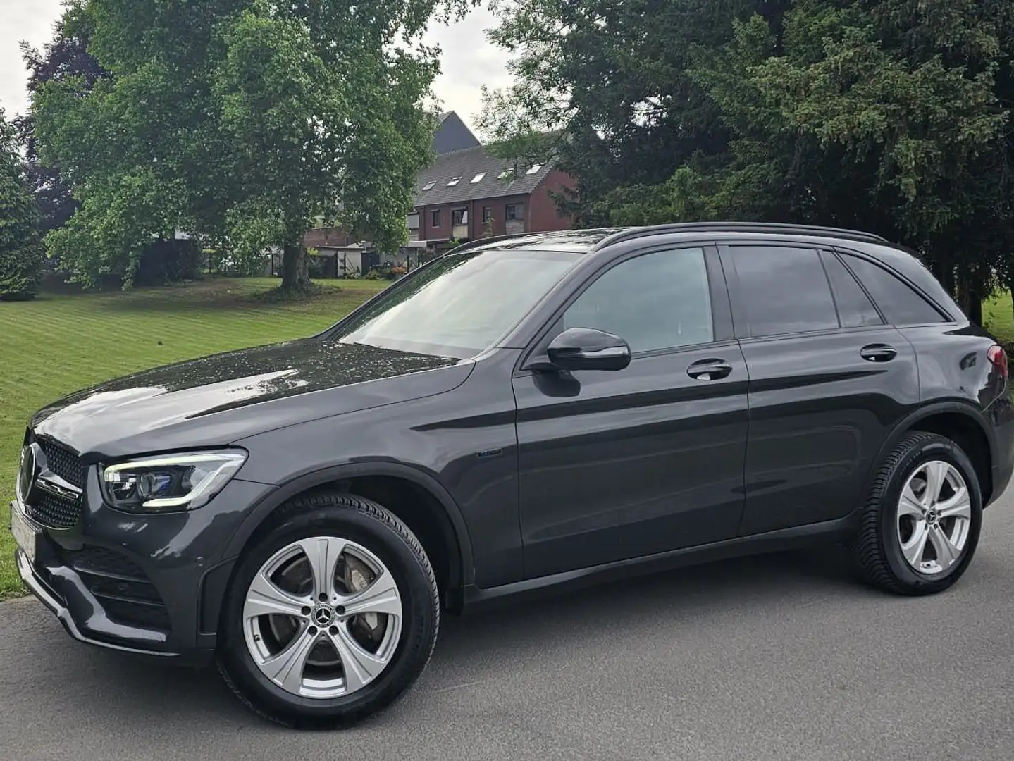 Mercedes-Benz GLC 300 Diesel/électrique 143 + 90 kw Noir - 1