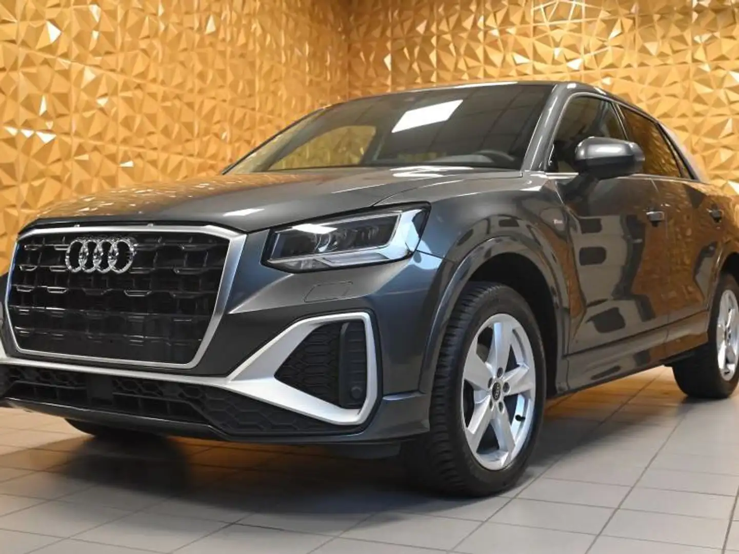 Audi Q2 35TFSI S-TRONIC S-LINE BUSINESS ADVANCED NAVI FULL Grau - 1