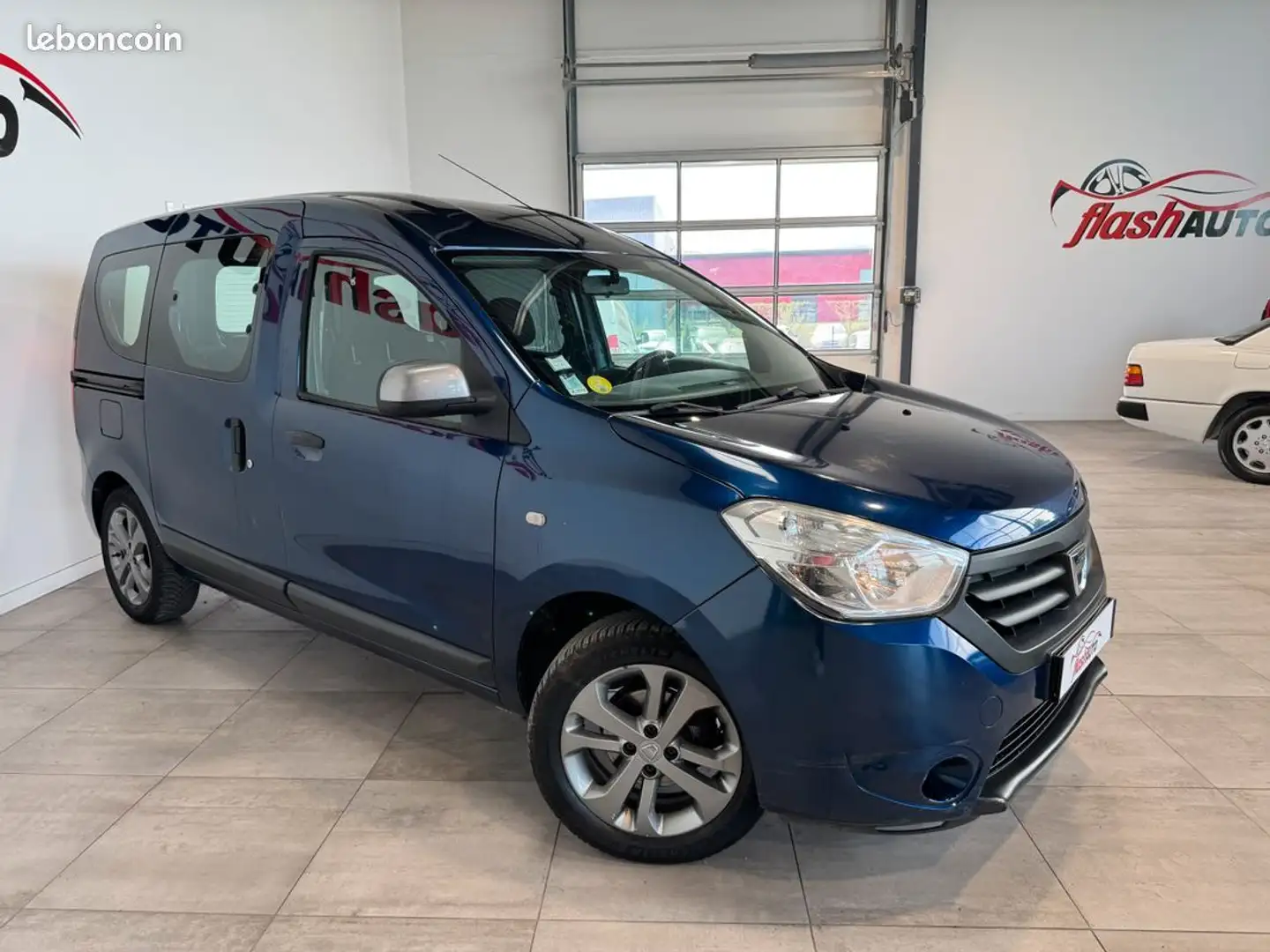 Dacia Dokker COMBI 1.5 DCi 90cv-2015 Bleu - 2