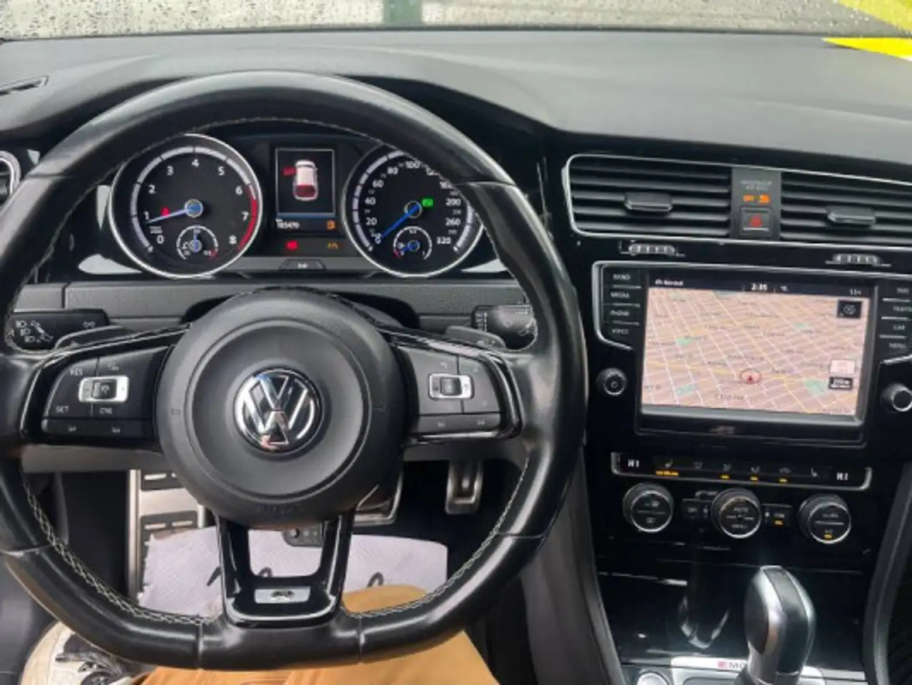 Volkswagen Golf R снимка Volkswagen Golf R