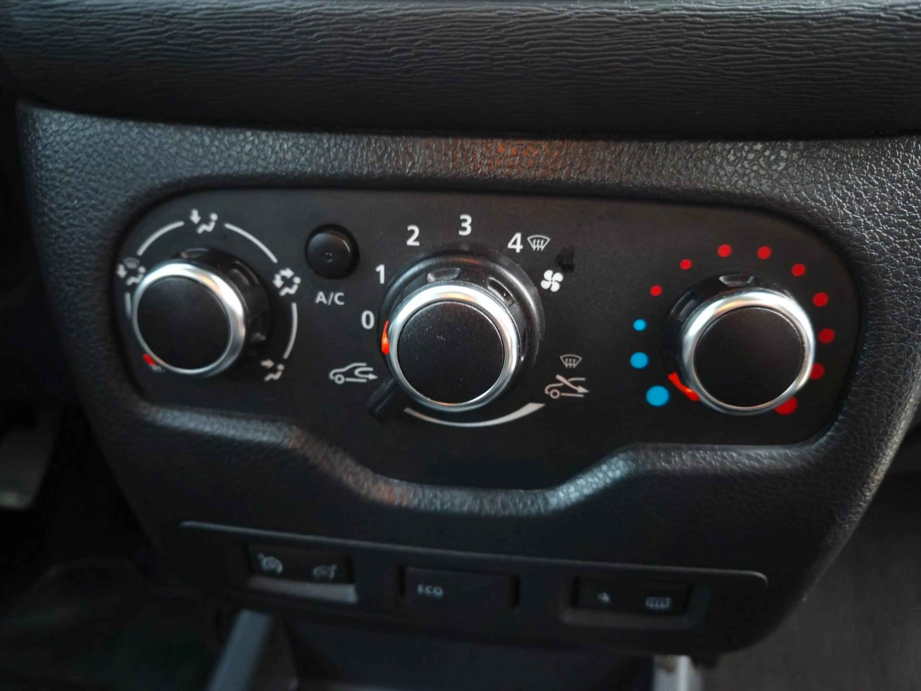 Dacia Lodgy Stepway Plus/7-Sitzer/Kamera/Navi/1.Hand — photo 21