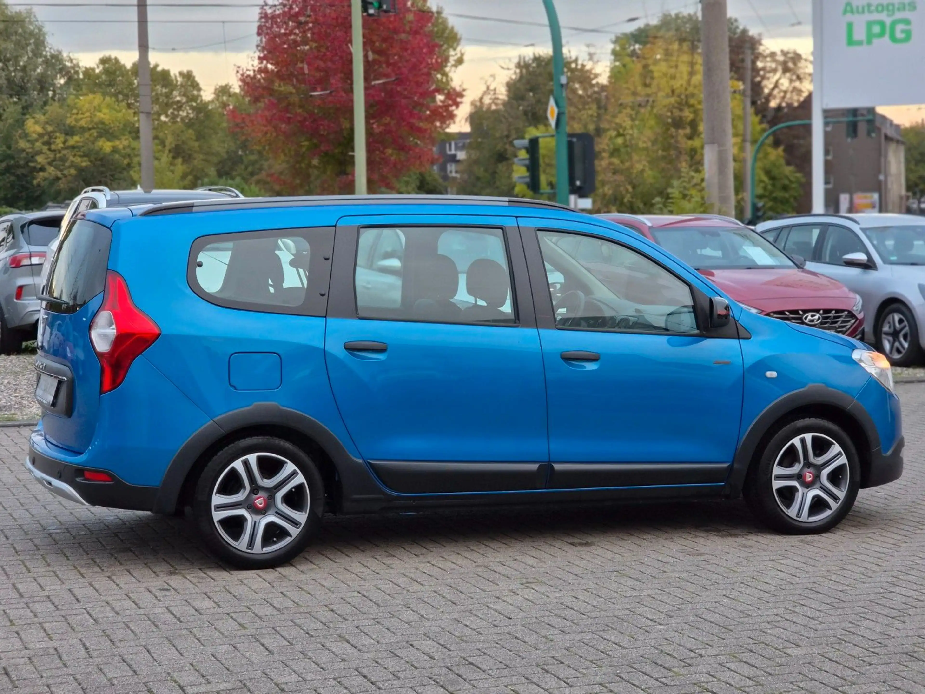 Dacia Lodgy Stepway Plus/7-Sitzer/Kamera/Navi/1.Hand — photo 13