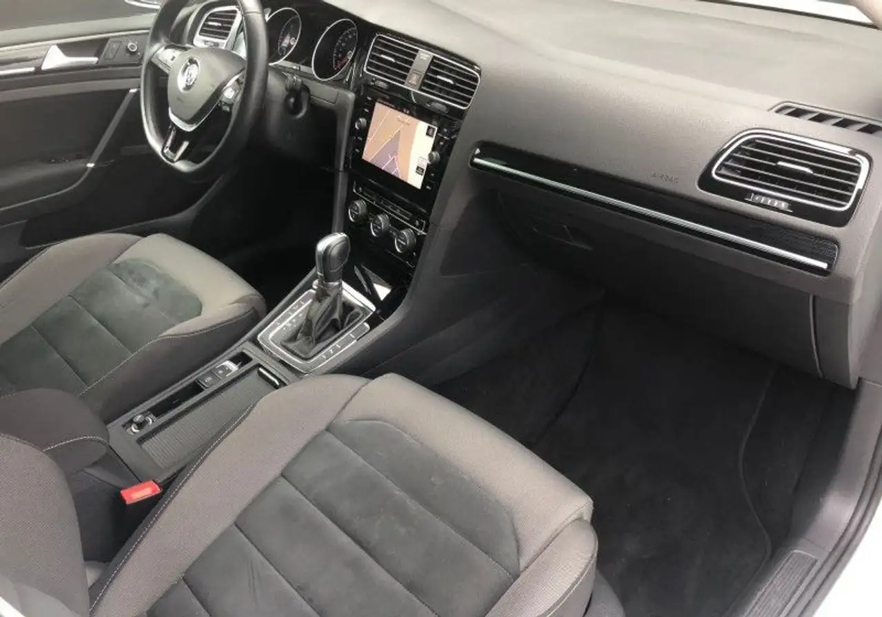 Volkswagen Golf Standard Model — photo 5