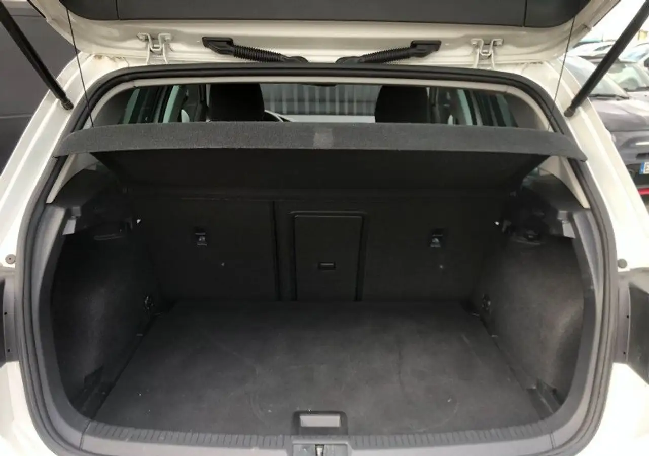 Volkswagen Golf Standard Model — photo 7