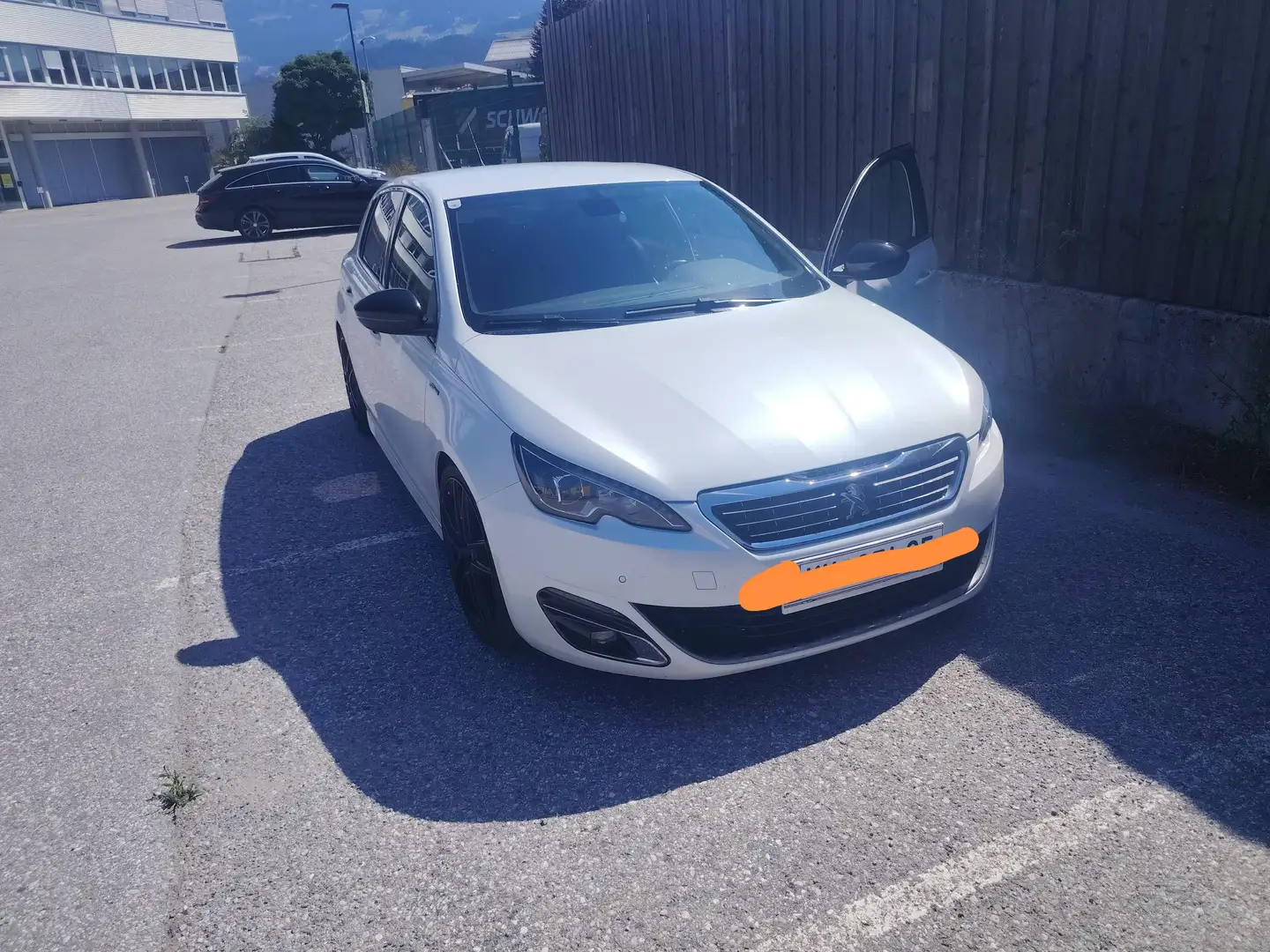 Peugeot 308 308 1,6 BlueHDI 120 GT Line S Weiß - 1