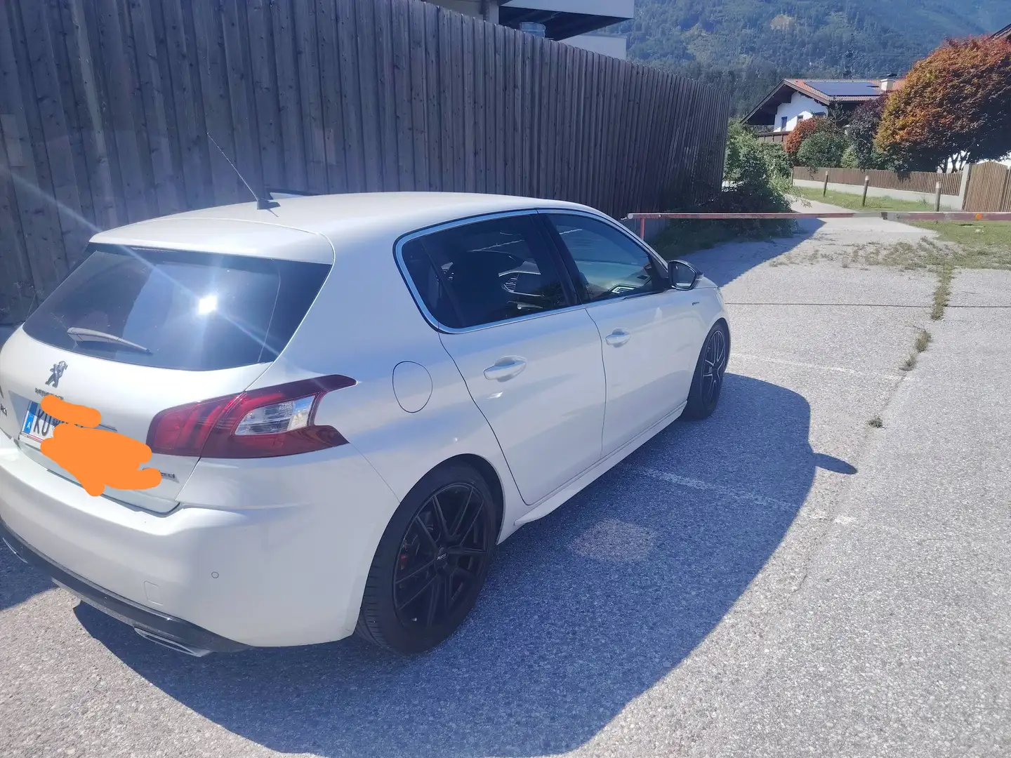 Peugeot 308 308 1,6 BlueHDI 120 GT Line S Weiß - 2