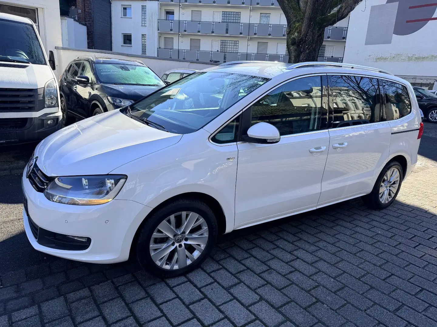 Volkswagen Sharan Life 2.0 tdi,Navi,PDC v&h,AHK,7-Sitzer Weiß - 1