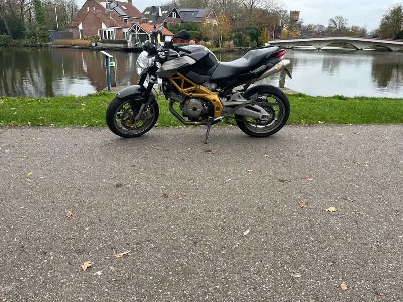 Aprilia Shiver 750 - foto 2