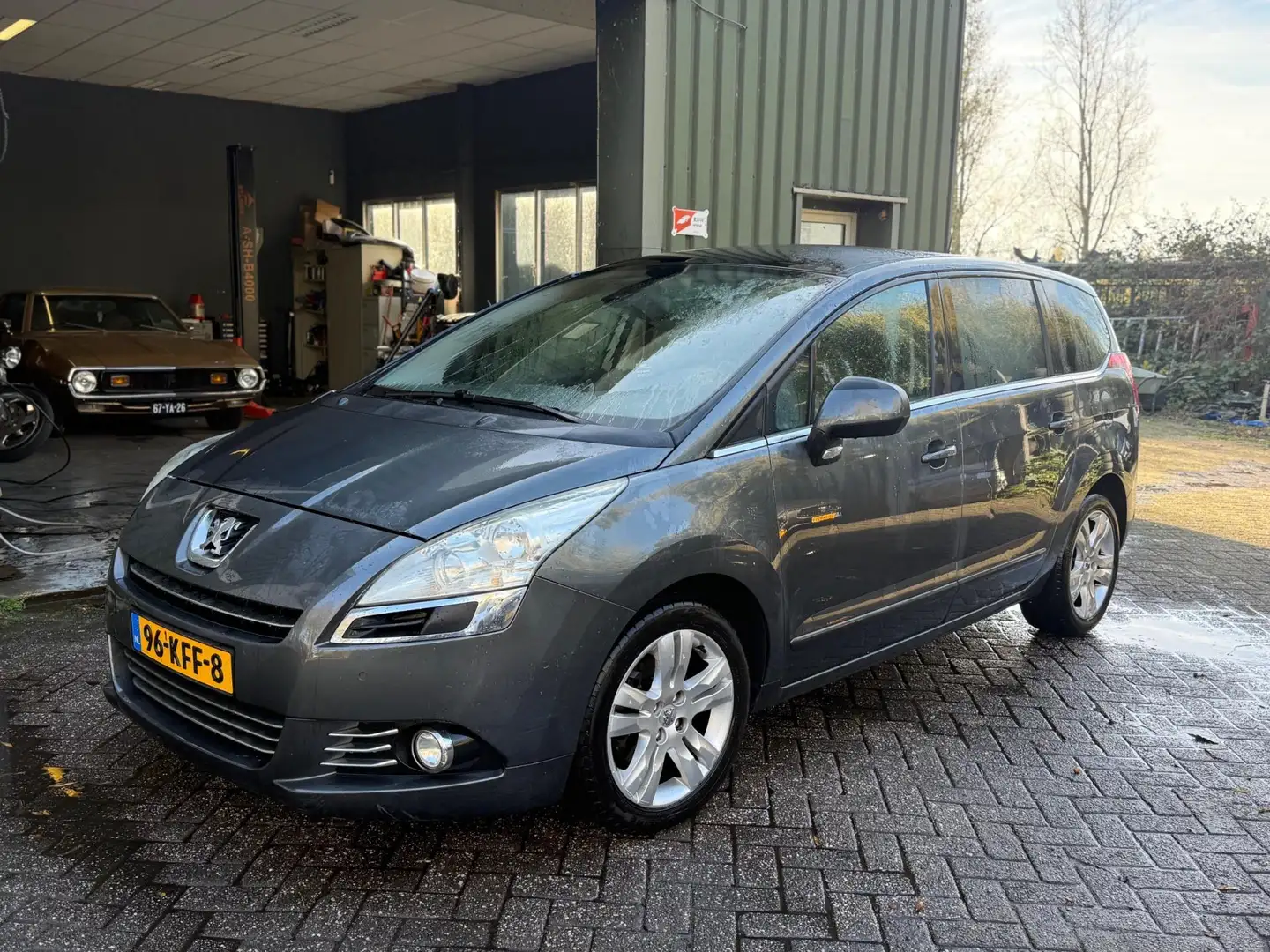 Peugeot 5008 1.6 THP ST Premiere 7p. VALT UIT ! Gris - 2