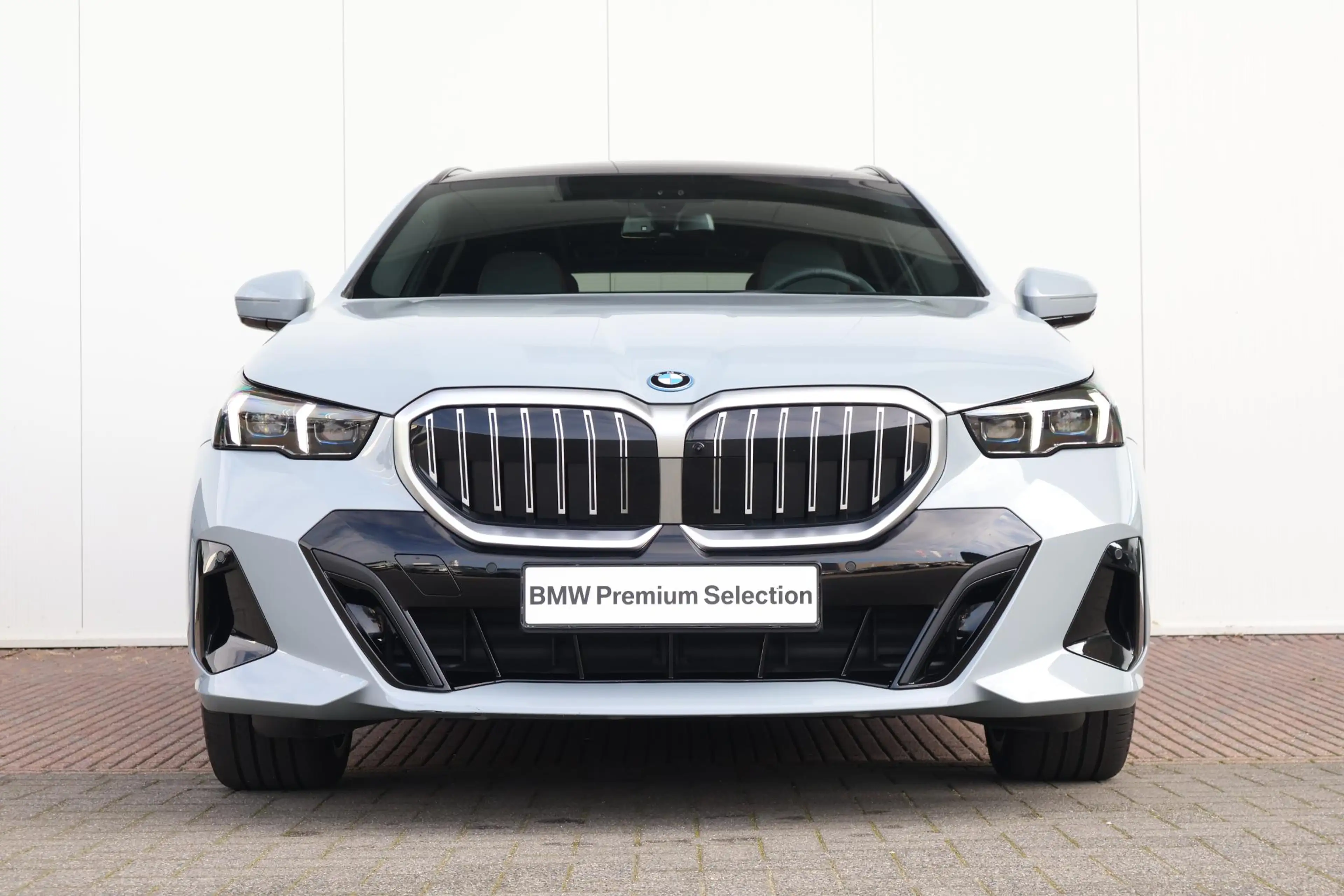 BMW 550 5-serie Touring 550e xDrive | M-Sport Pakket | Pan — photo 2