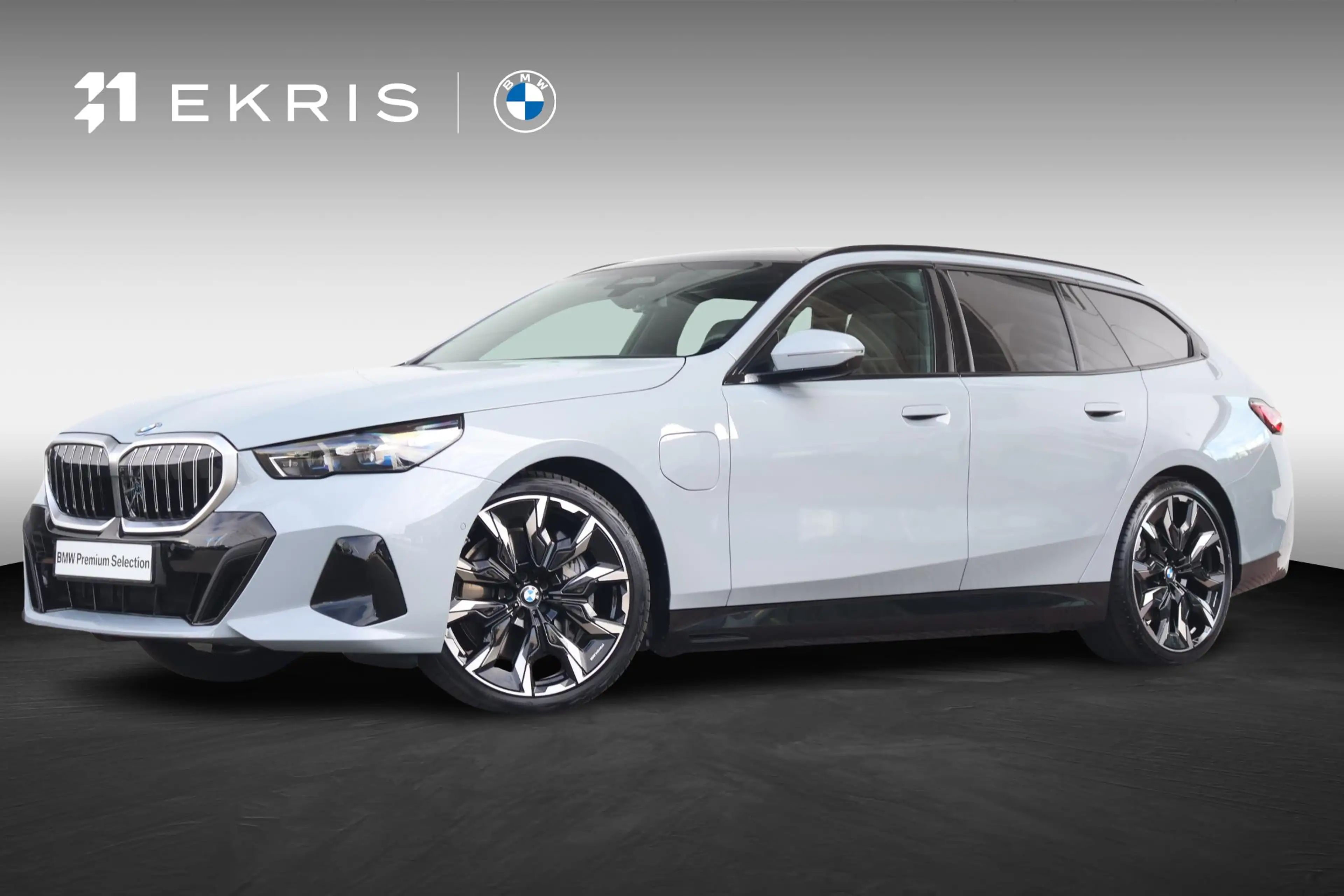 BMW 550 5-serie Touring 550e xDrive | M-Sport Pakket | Pan