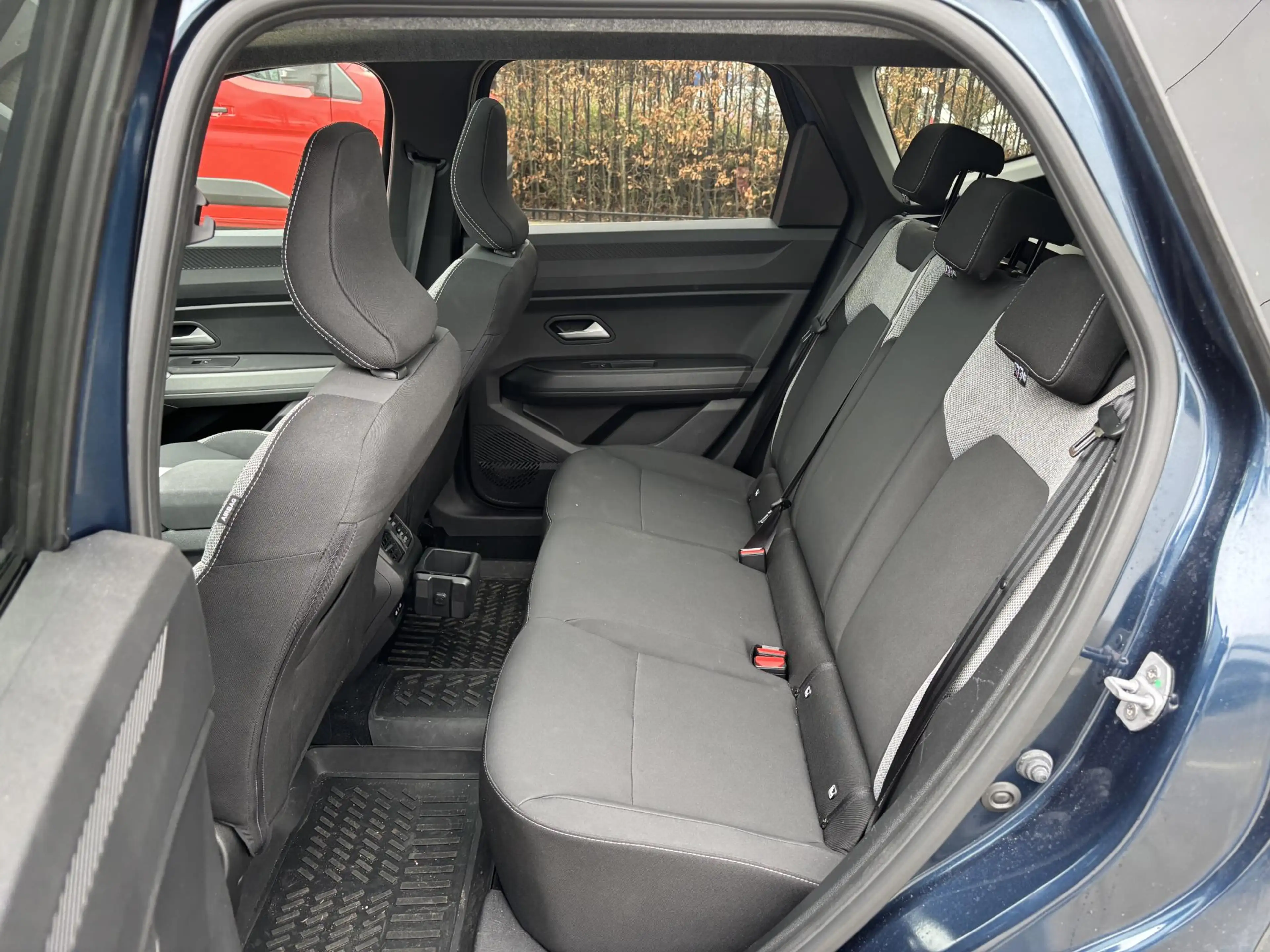 Dacia Bigster 1.8 Hybrid 155 Launch Edition | Navigatie | Panora — photo 6