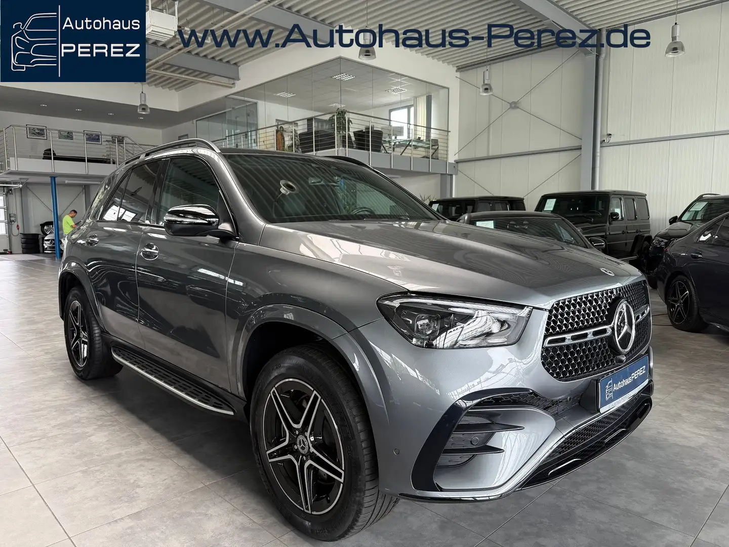 Mercedes-Benz GLE 300 d 4M AMG DISTR.-STANDHEIZ-AIRMATIC-AHK Grau - 1