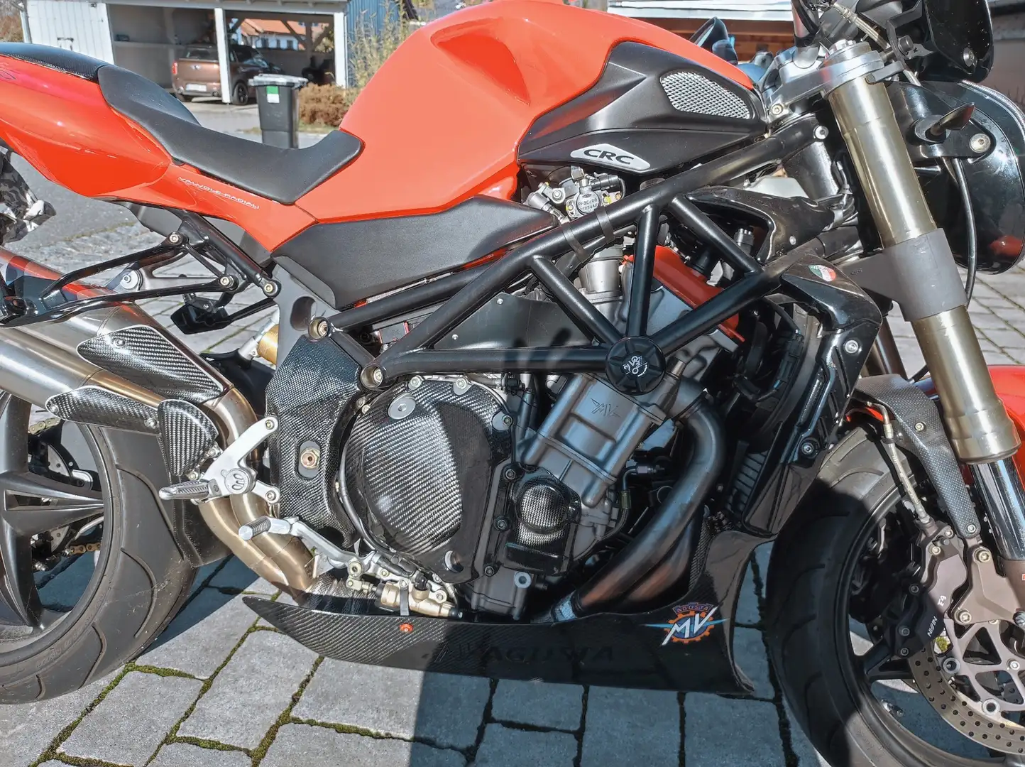 MV Agusta Brutale 910 Rojo - 2