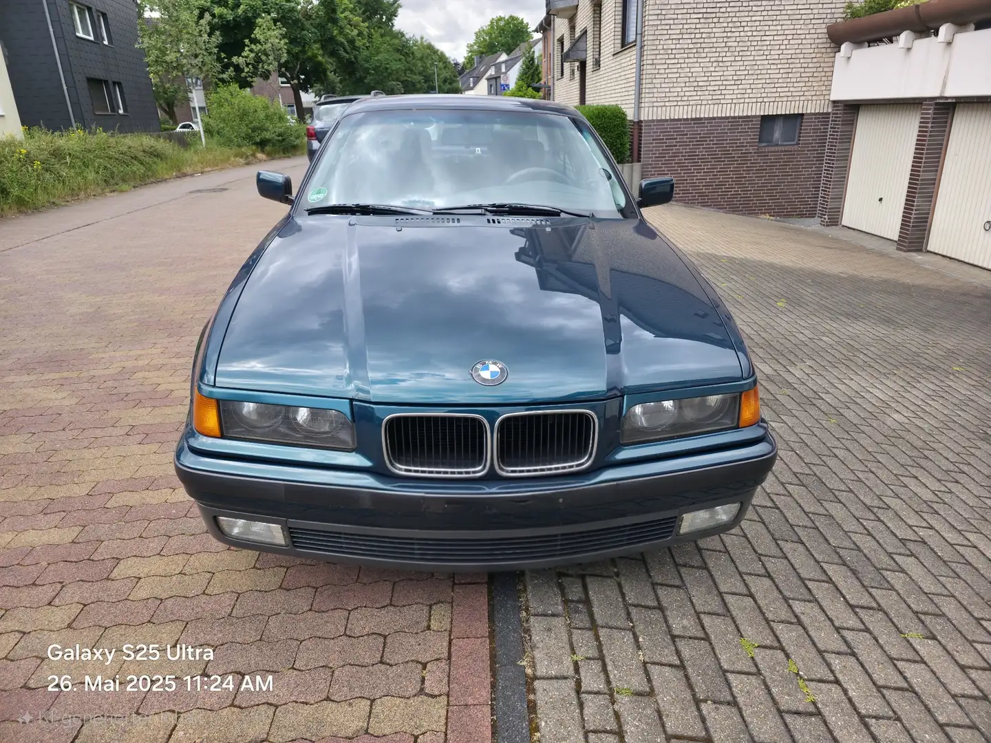 BMW 320 320i - 2