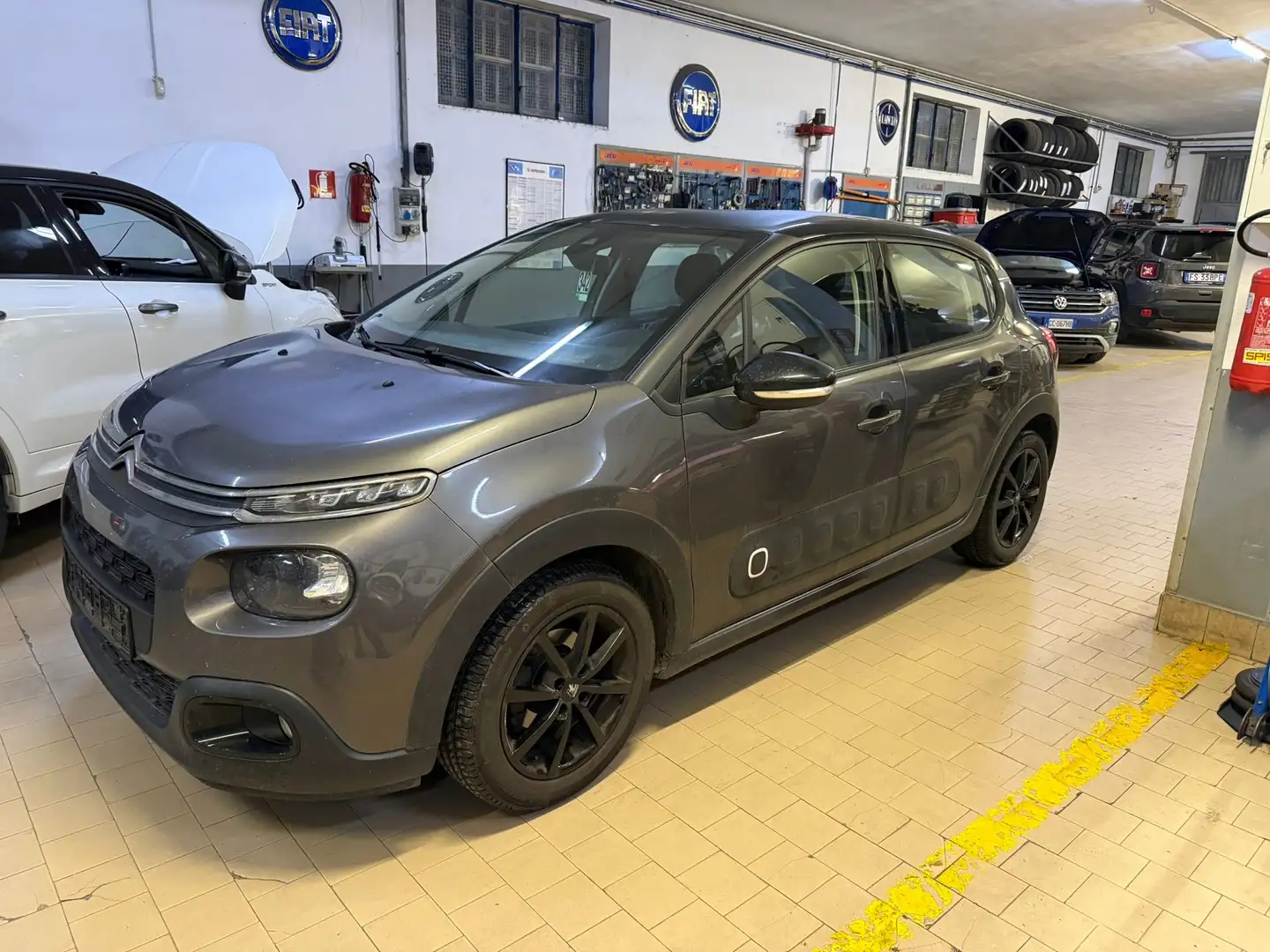 Citroen C3 1.2 puretech Shine 82cv navi pdc Manuale - 1