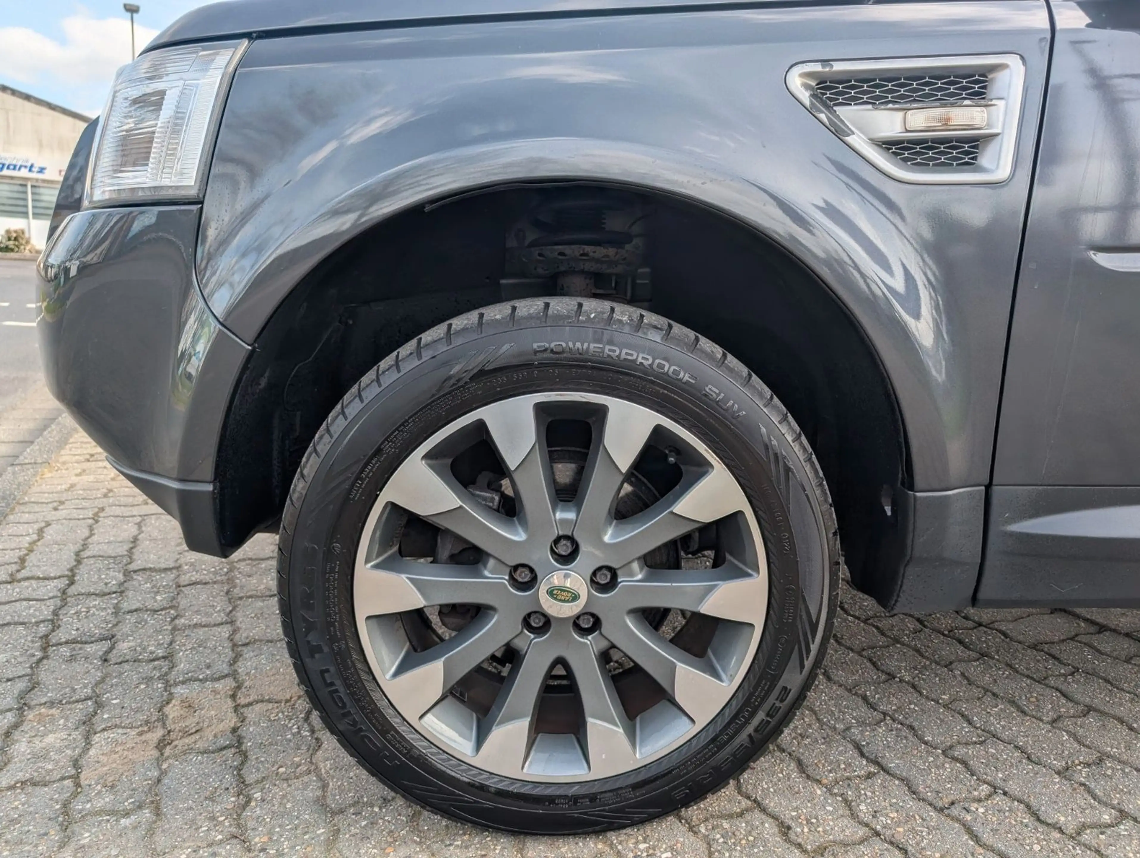 Land Rover Freelander 2 XE Limited Edition 4X4*PDC*AHK*SHZ — photo 14
