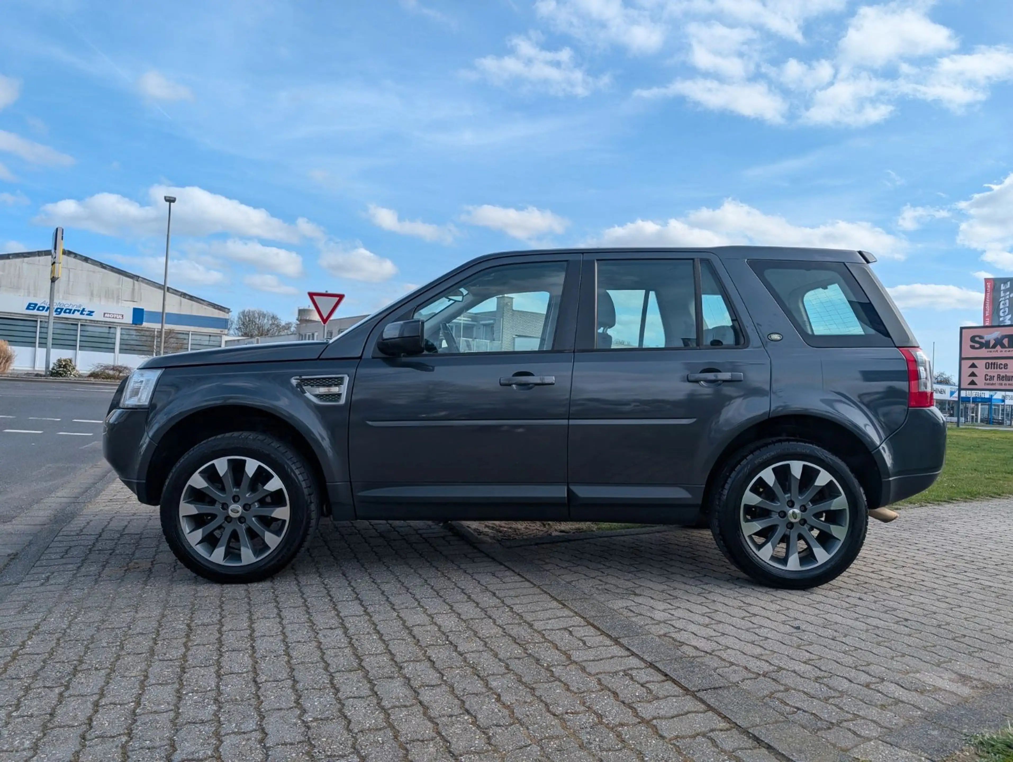 Land Rover Freelander 2 XE Limited Edition 4X4*PDC*AHK*SHZ — photo 12