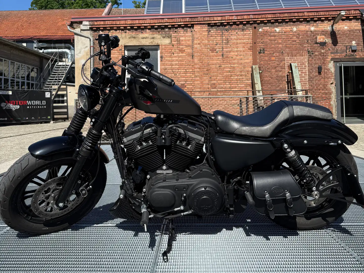 Harley-Davidson Sportster Forty Eight - 1
