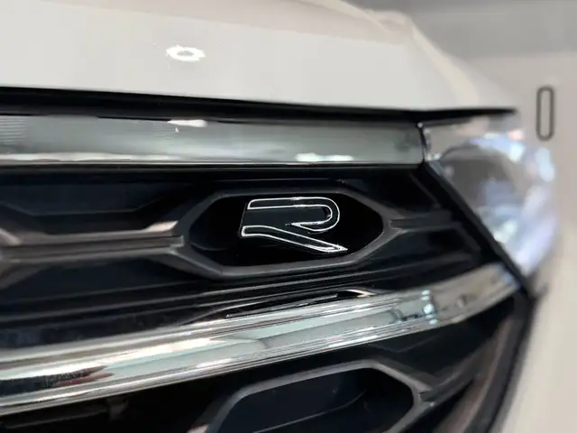 Volkswagen T-Roc view 7