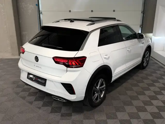 Volkswagen T-Roc view 11